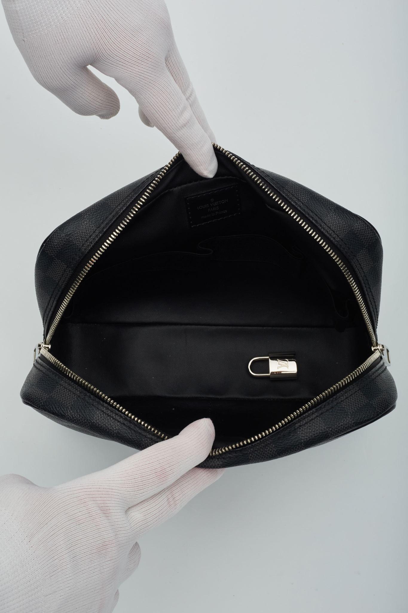 Louis Vuitton Damier Graphite Toilet Pouch GM Cosmetic Bag For Sale 3