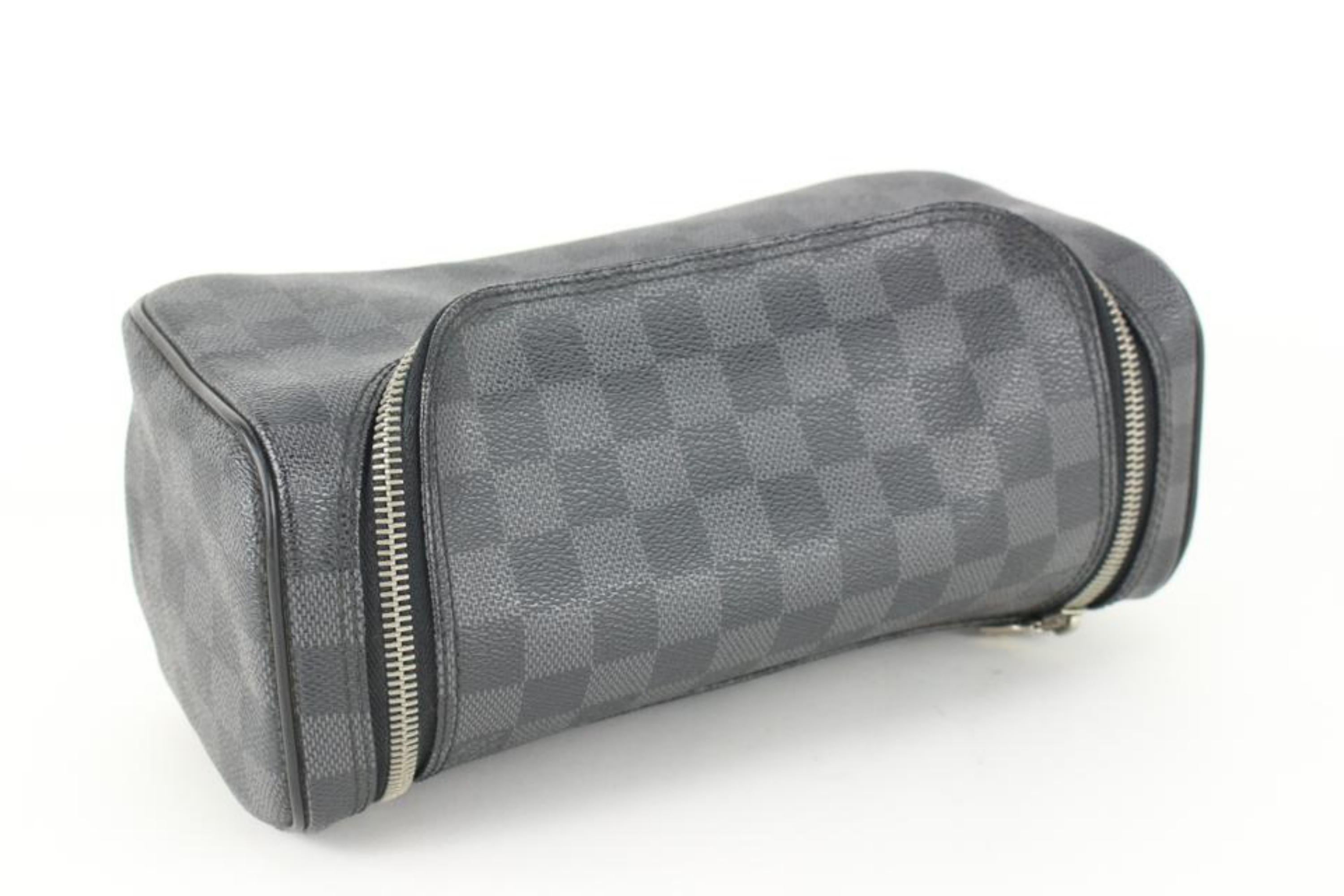 Women's Louis Vuitton Damier Graphite Toiletry Pouch Dopp Kit 2JLV105