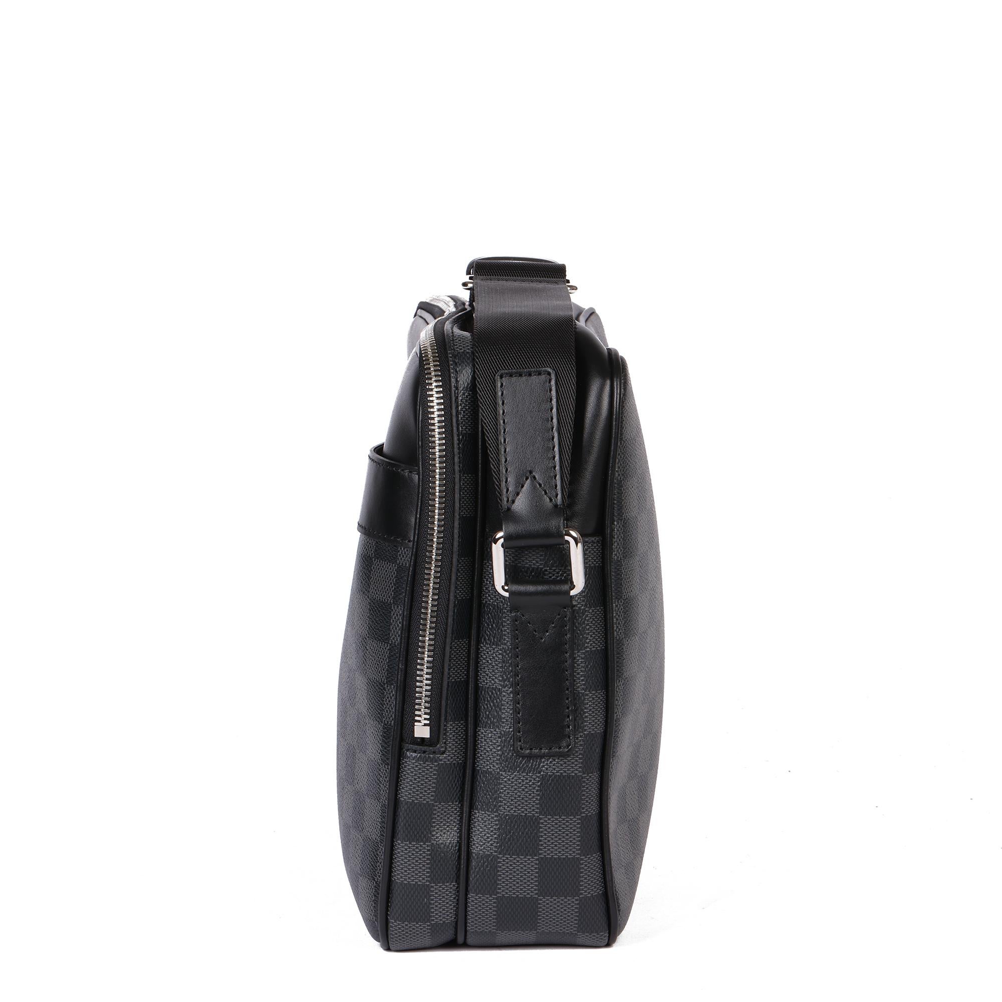 lv trocadero messenger