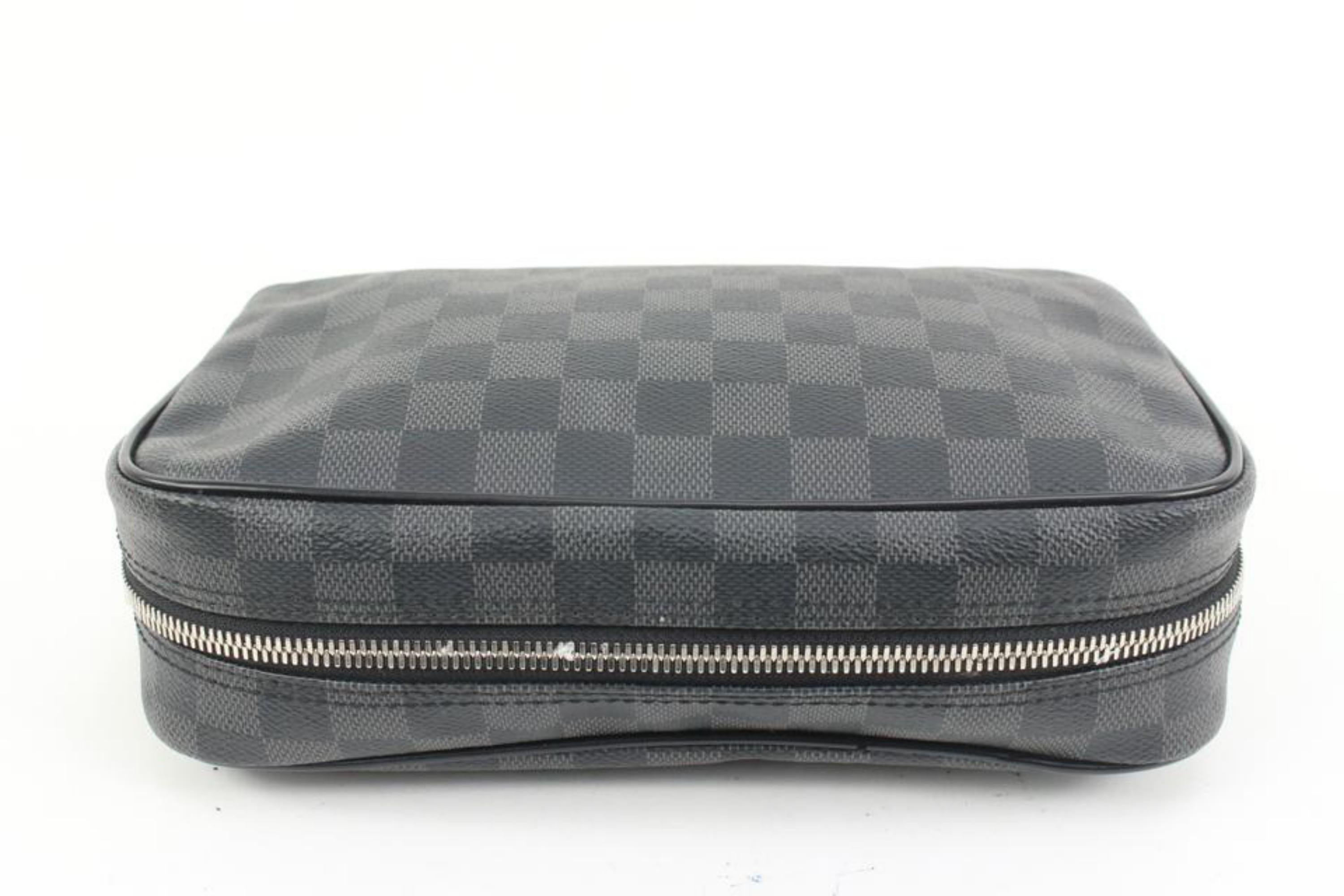 Louis Vuitton Damier Graphite Trouse GM Toiletry Pouch Cosmetic Case  16lz426s In Good Condition In Dix hills, NY