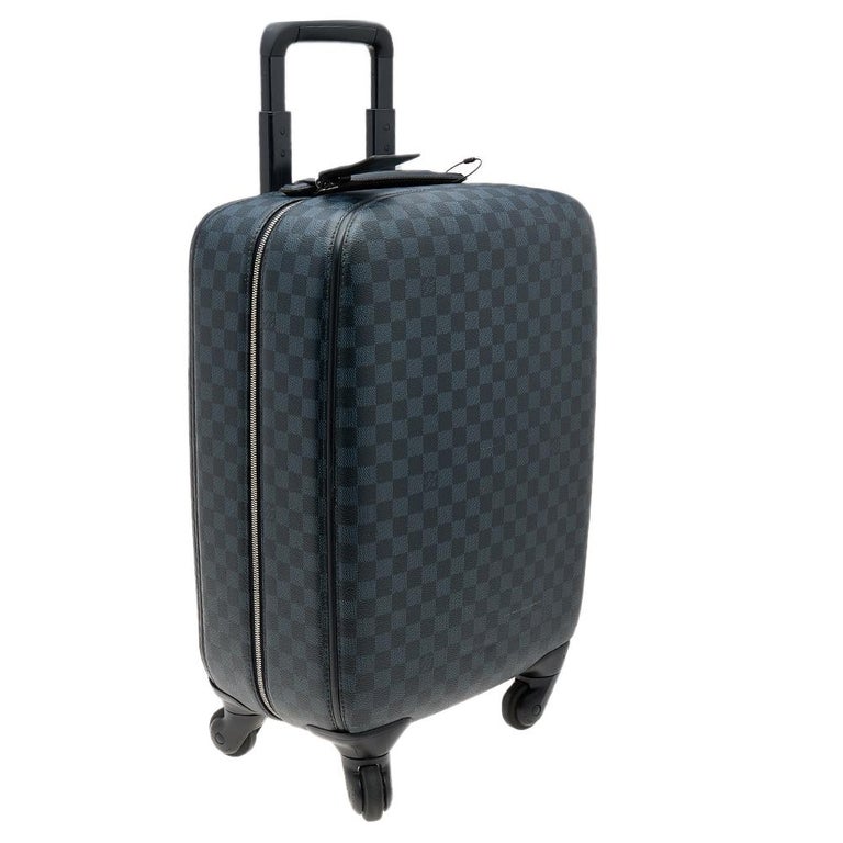 LOUIS VUITTON: Damier Graphite Pegase 45 Rolling Suitcase – Luv Luxe  Scottsdale