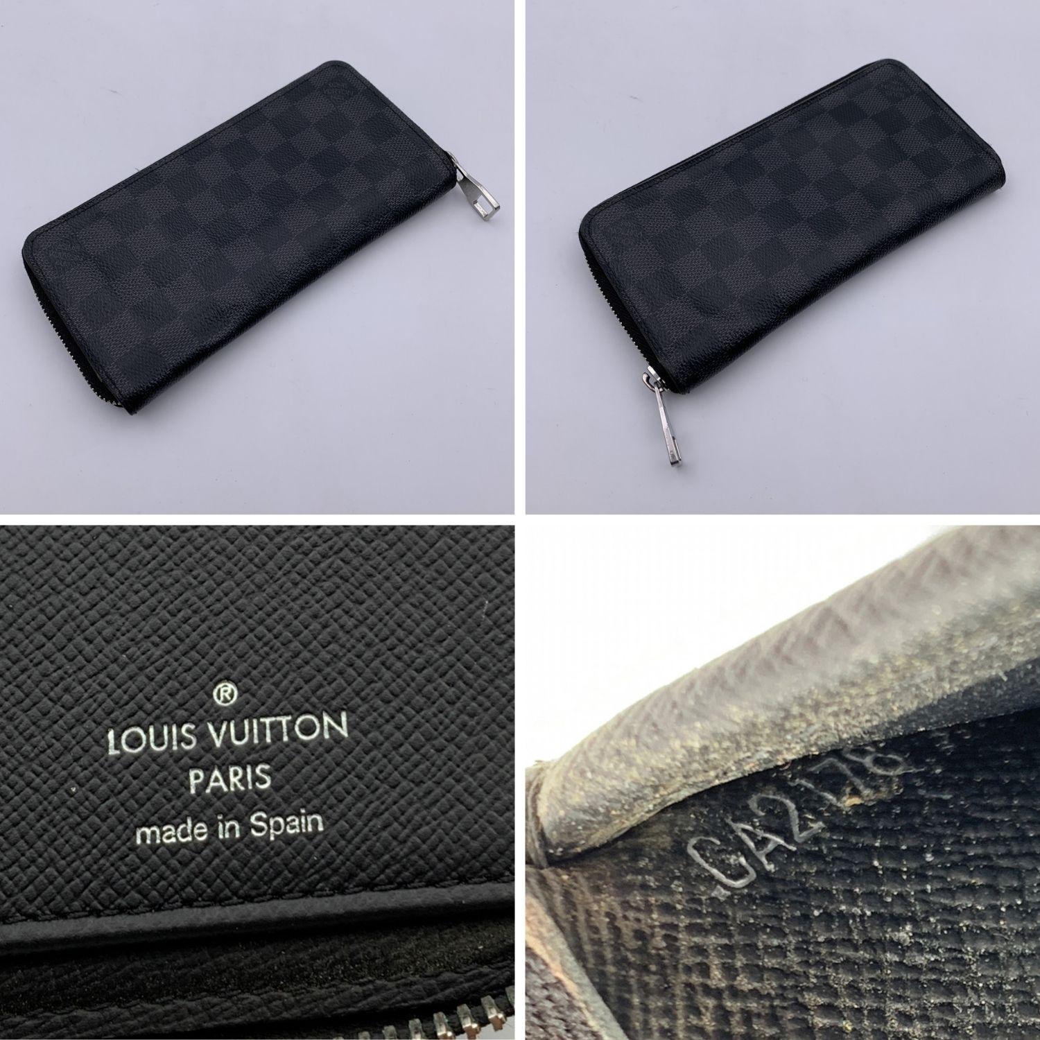 louis vuitton wallet that opens flat