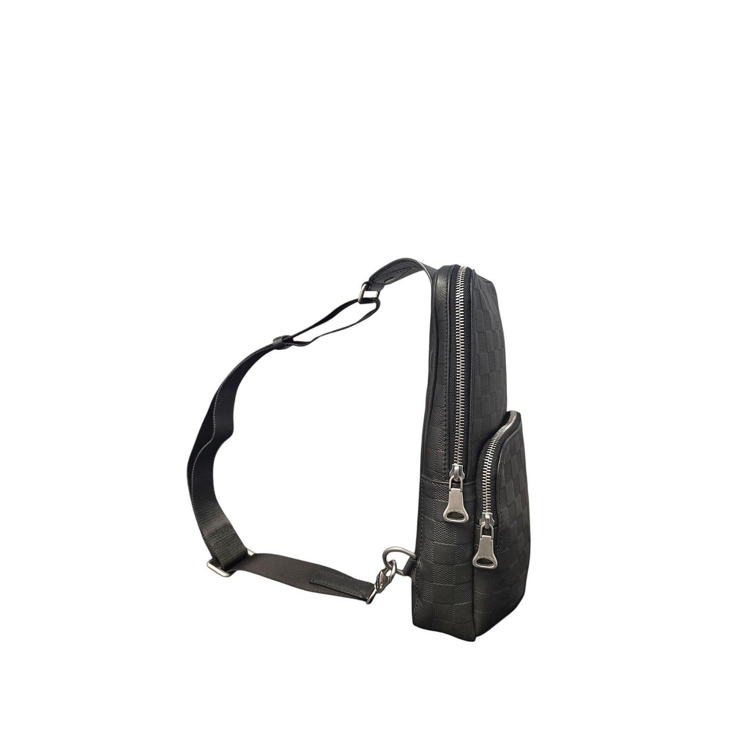 Louis Vuitton Damier Infini Avenue Sling Bag Onyx Excellent état - En vente à Scottsdale, AZ