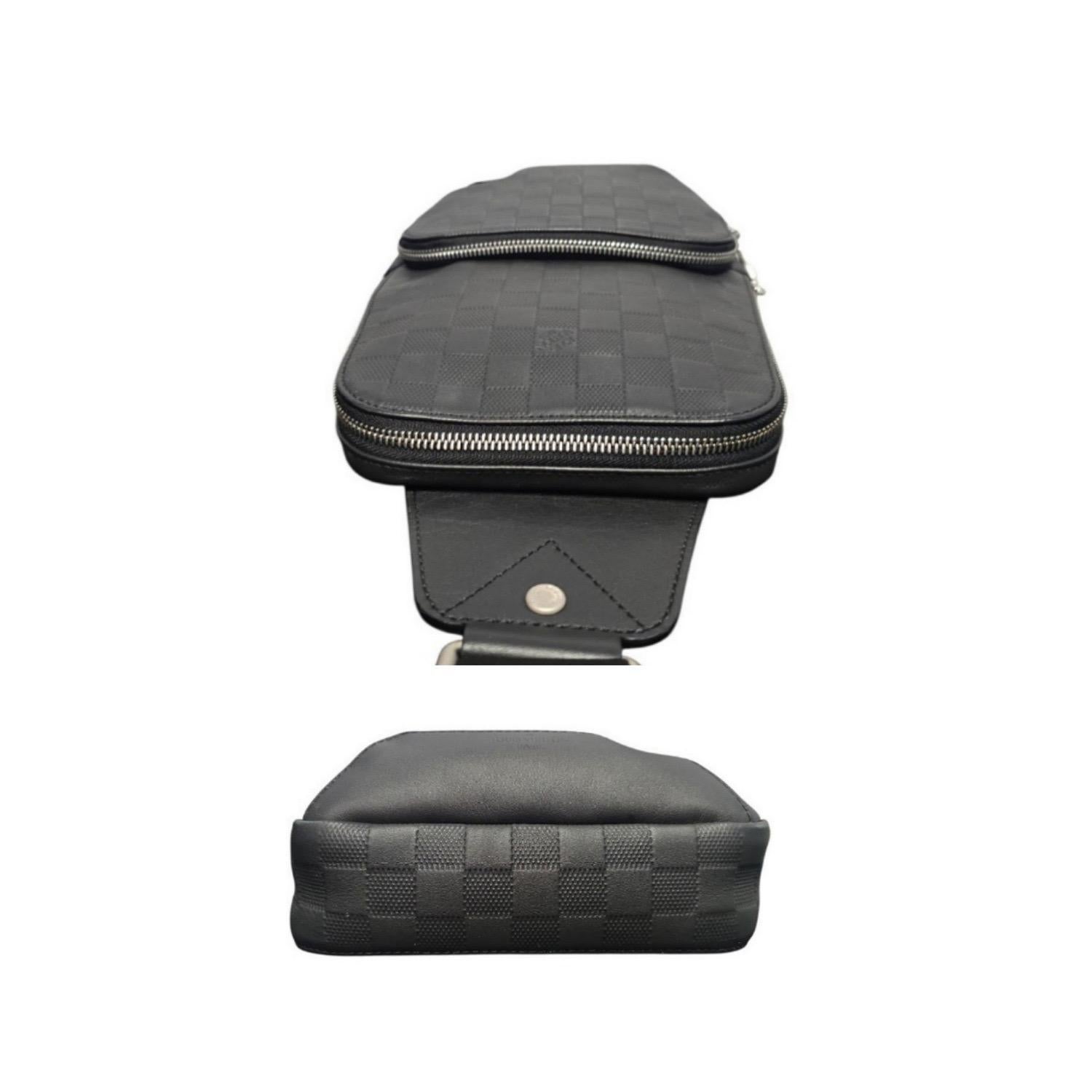 Louis Vuitton Damier Infini Avenue Sling Bag Onyx en vente 1
