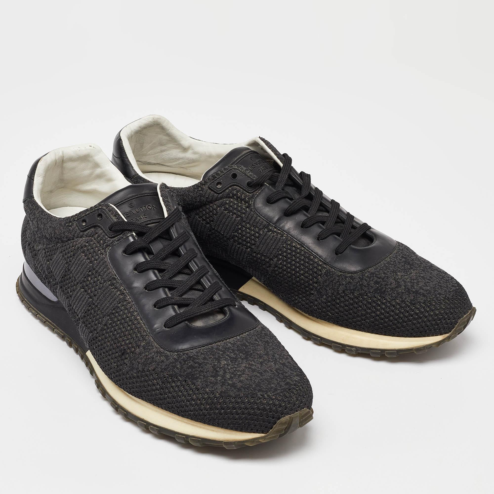 Louis Vuitton - Baskets basses Run Away en tricot damier et cuir, taille 44 État moyen à Dubai, Al Qouz 2