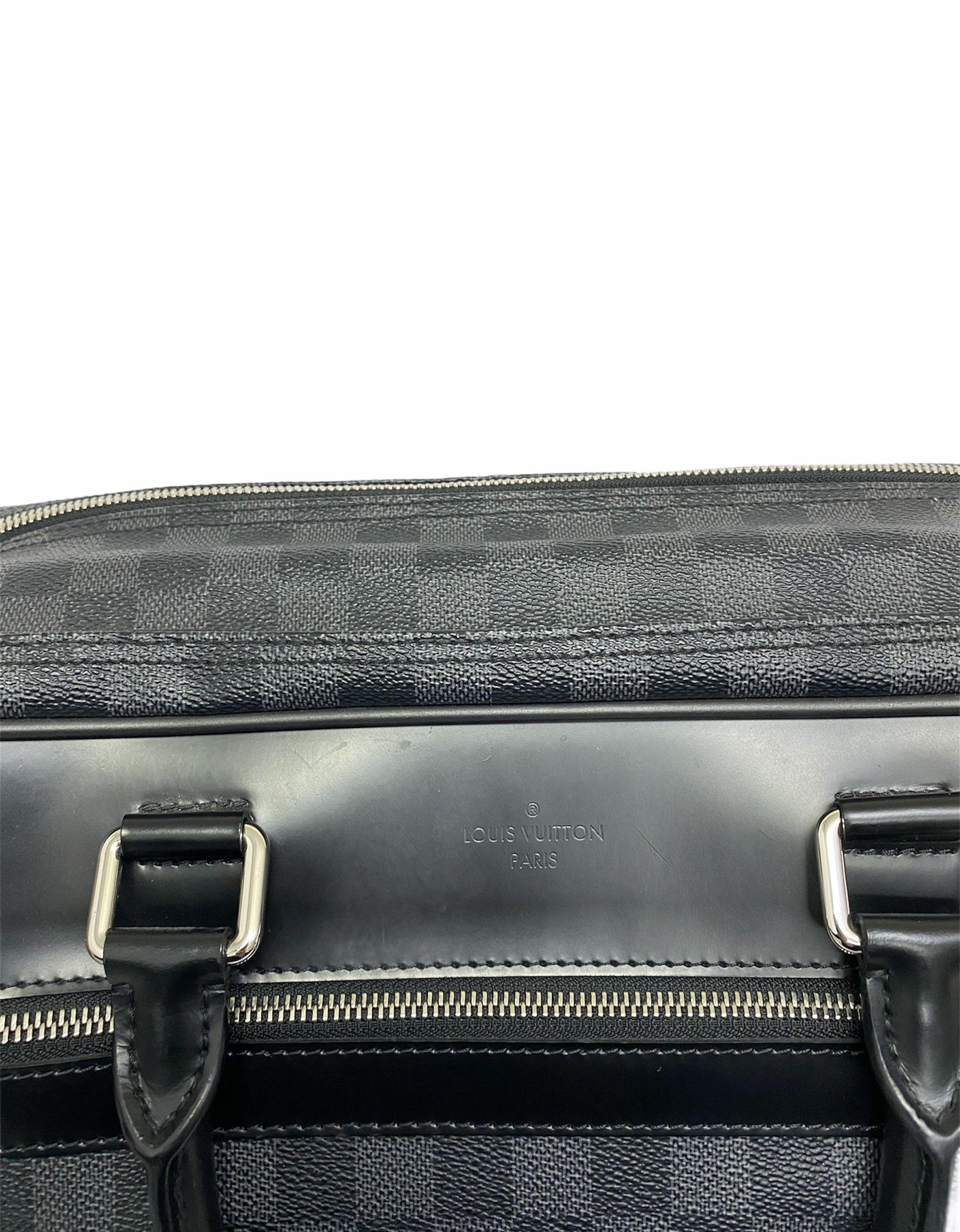 Men's Louis Vuitton Damier Leather Shoulder Bag 