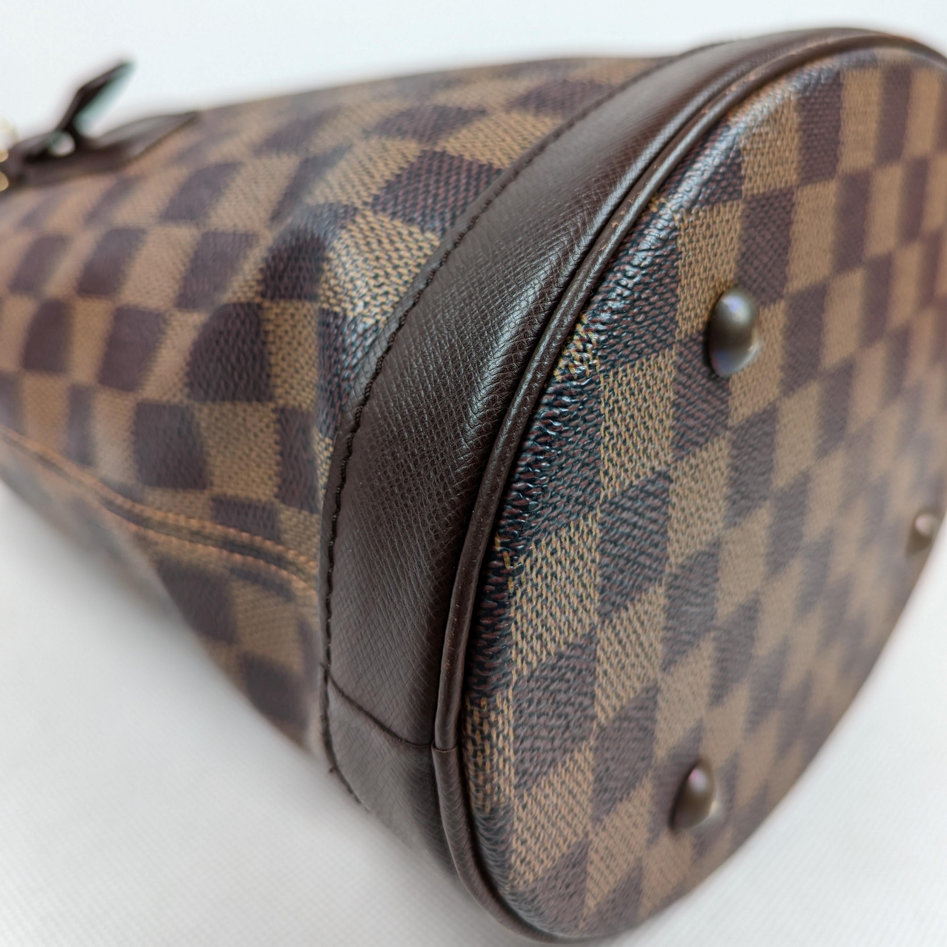 Louis Vuitton Damier Marais Bucket Bag in Leather 7