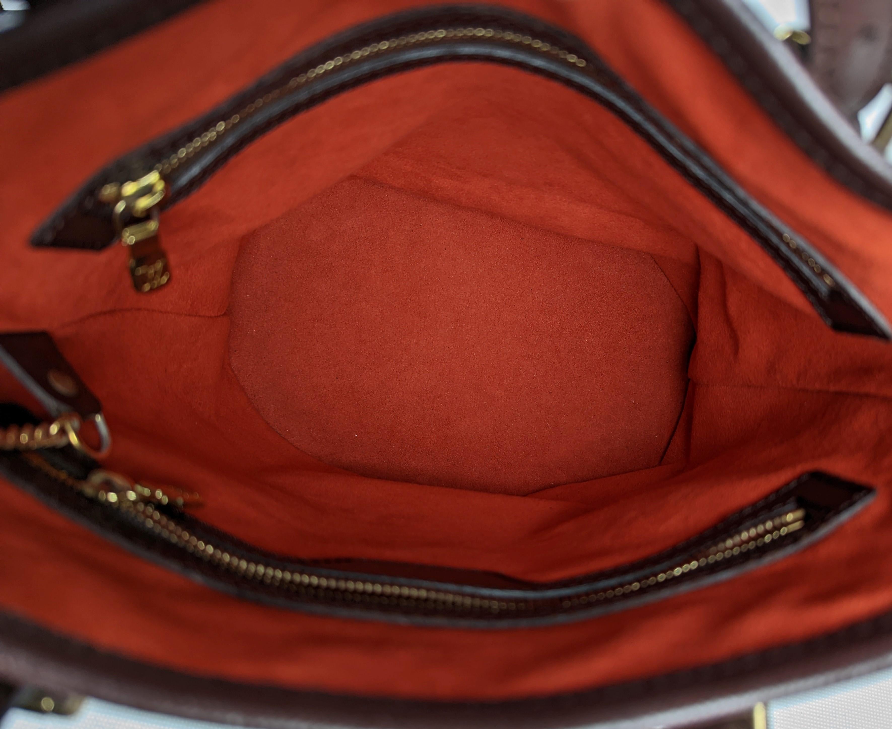 Louis Vuitton Damier Marais Bucket Bag in Leather 11