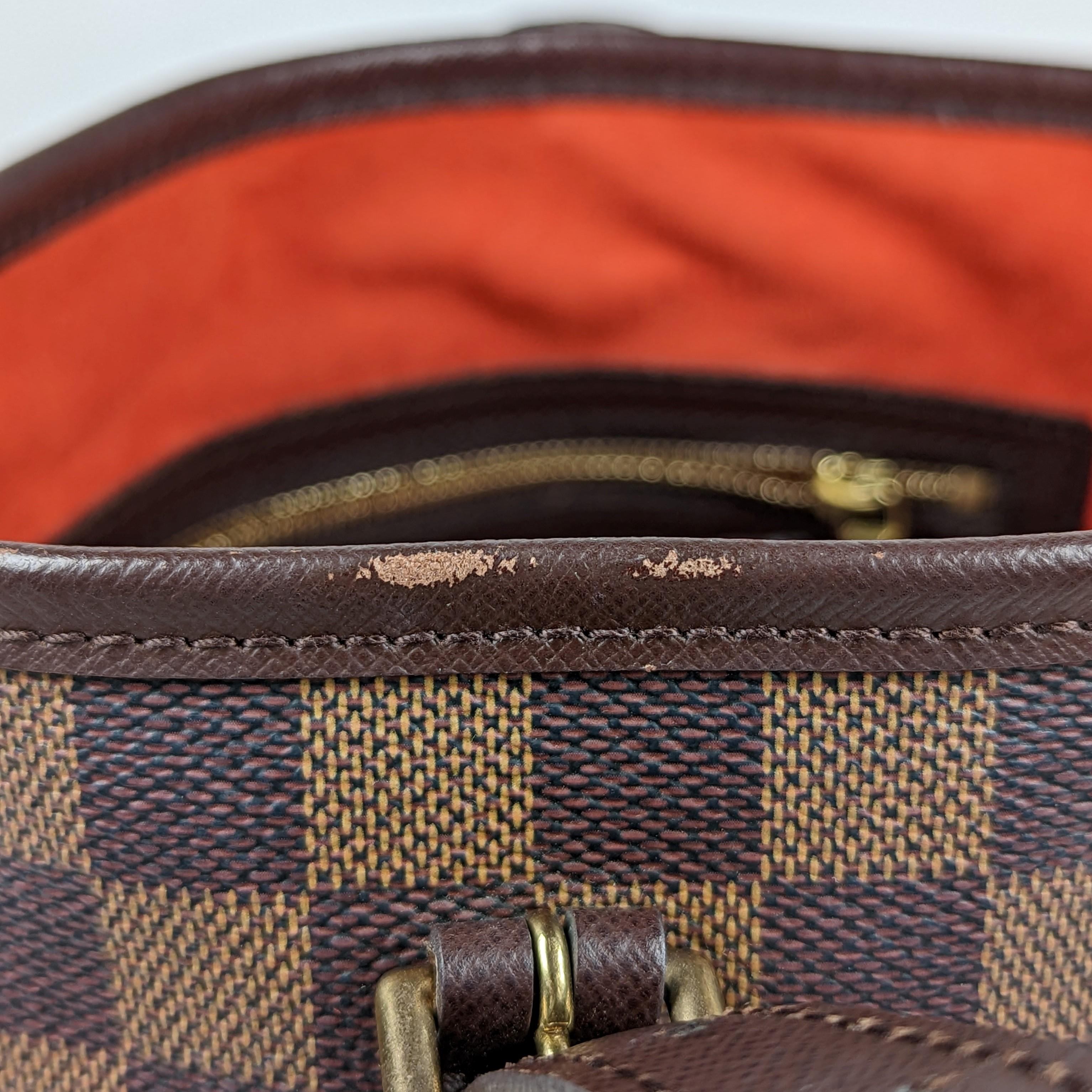 Louis Vuitton Damier Marais Bucket Bag in Leather 2