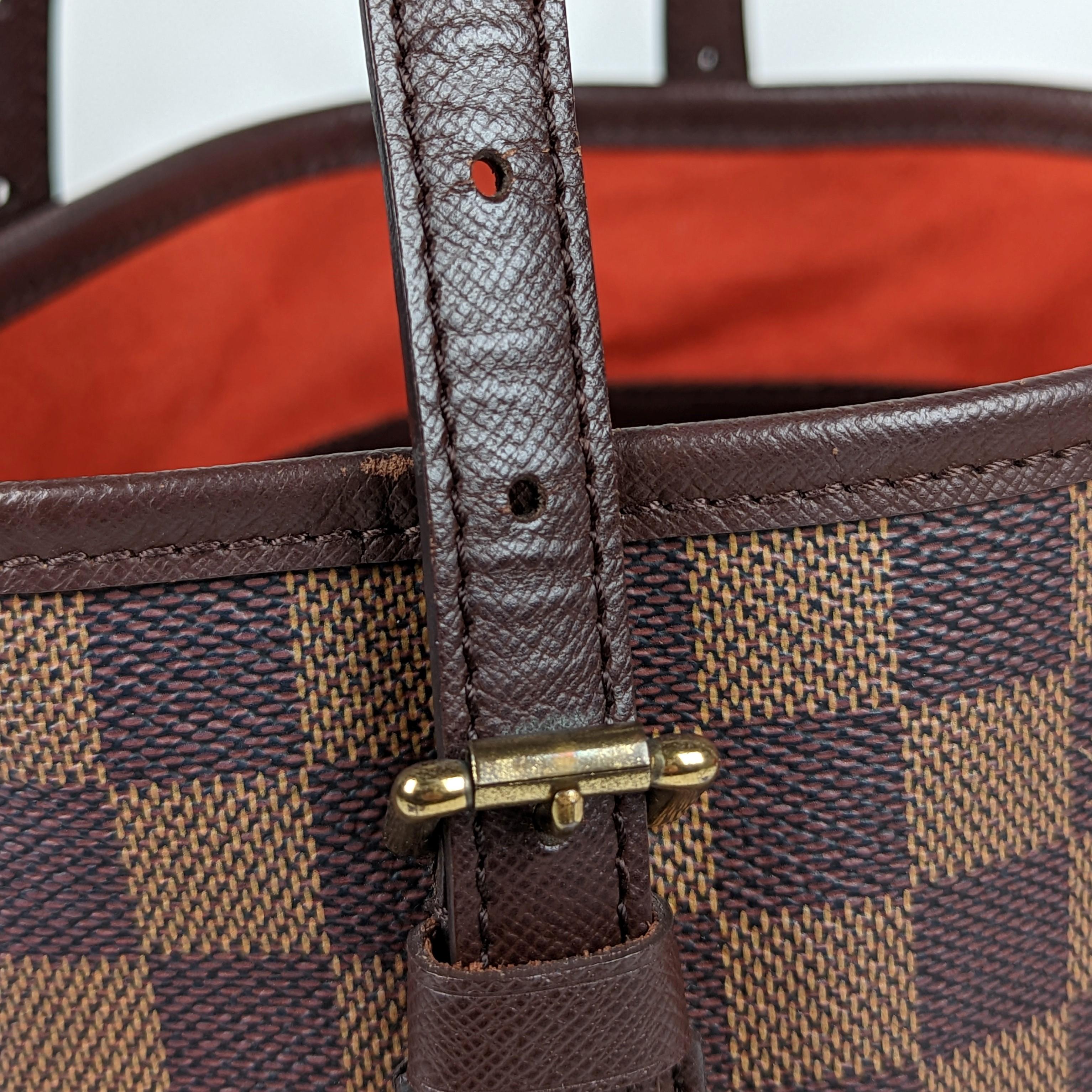 Louis Vuitton Damier Marais Bucket Bag in Leather 4