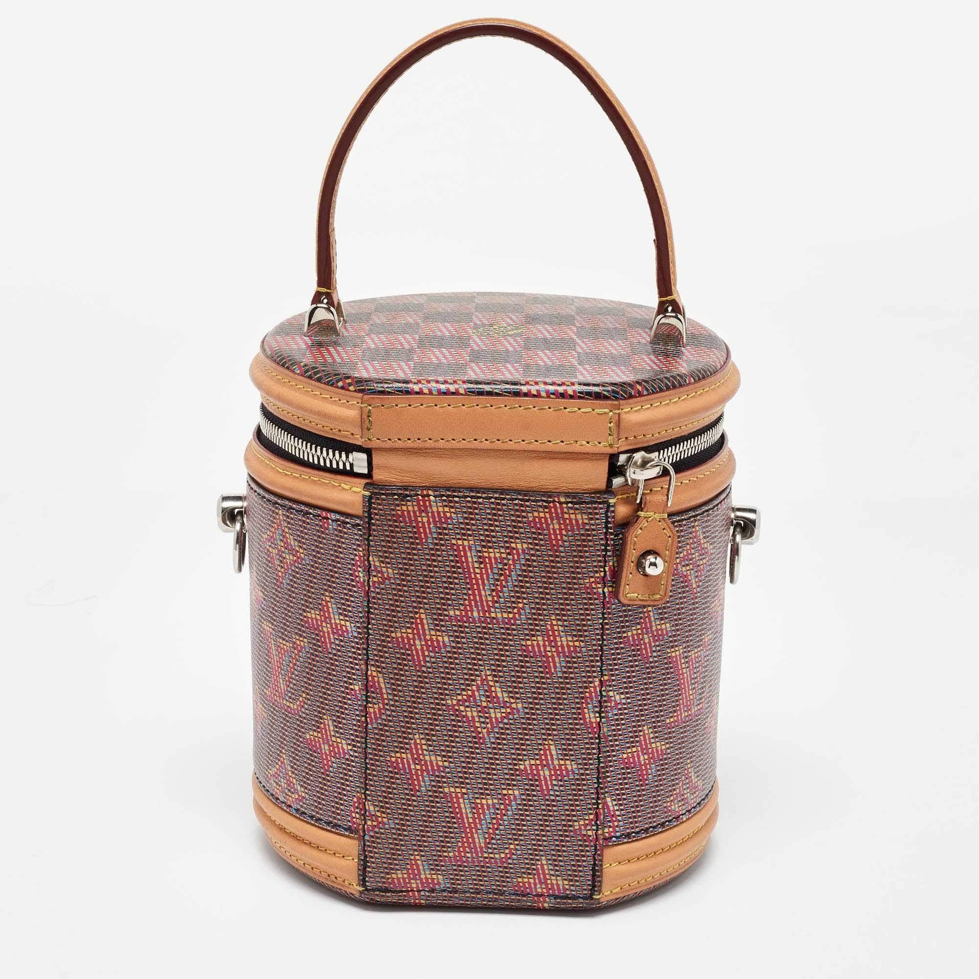 Louis Vuitton - Sac de toilette Pop Cannes en toile avec monogramme damier Bon état - En vente à Dubai, Al Qouz 2
