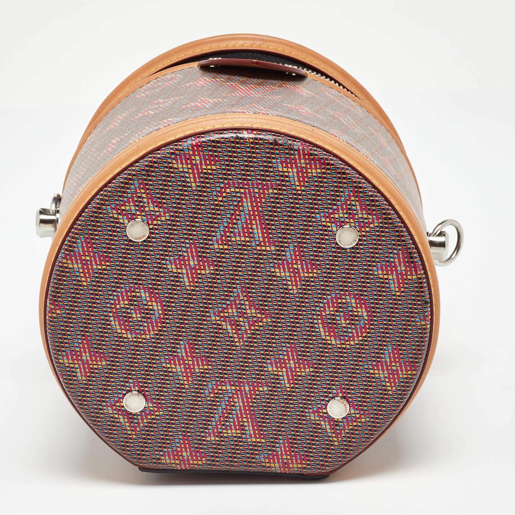 Louis Vuitton - Sac de toilette Pop Cannes en toile avec monogramme damier en vente 3