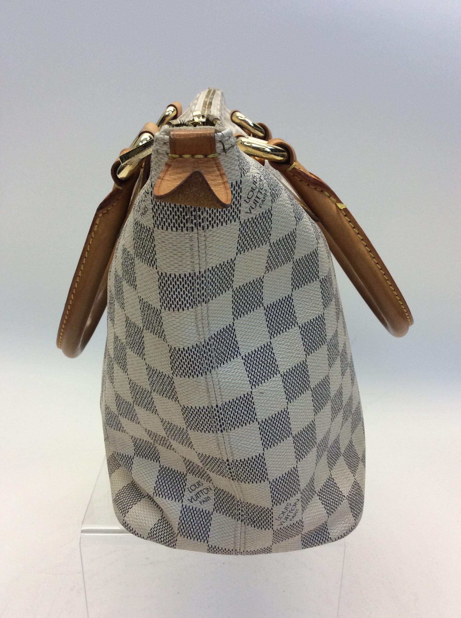 Louis Vuitton Damier Shoulder Bag  In Good Condition In Narberth, PA