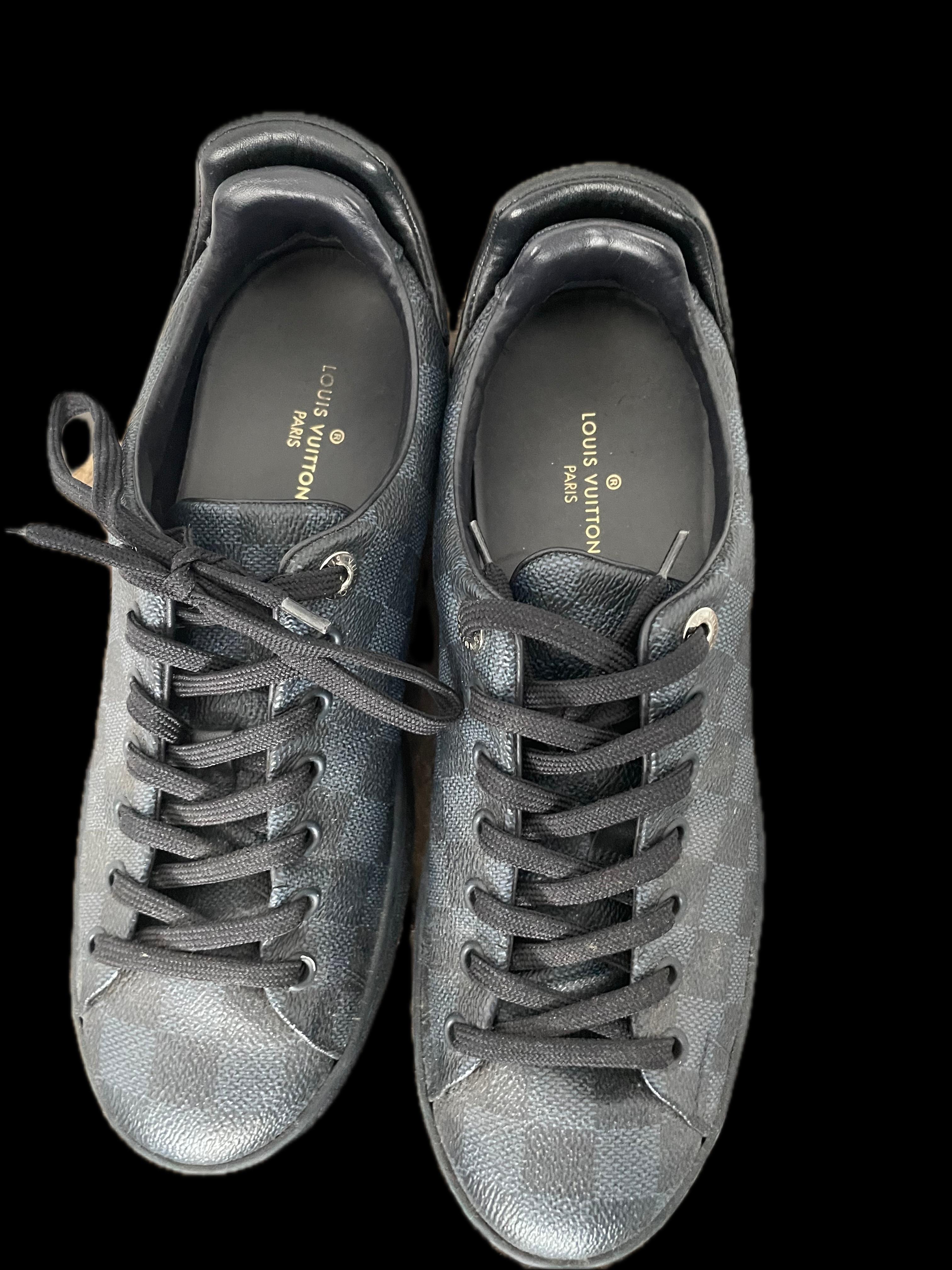 Louis Vuitton Damier sneaker In Excellent Condition In Toronto, CA