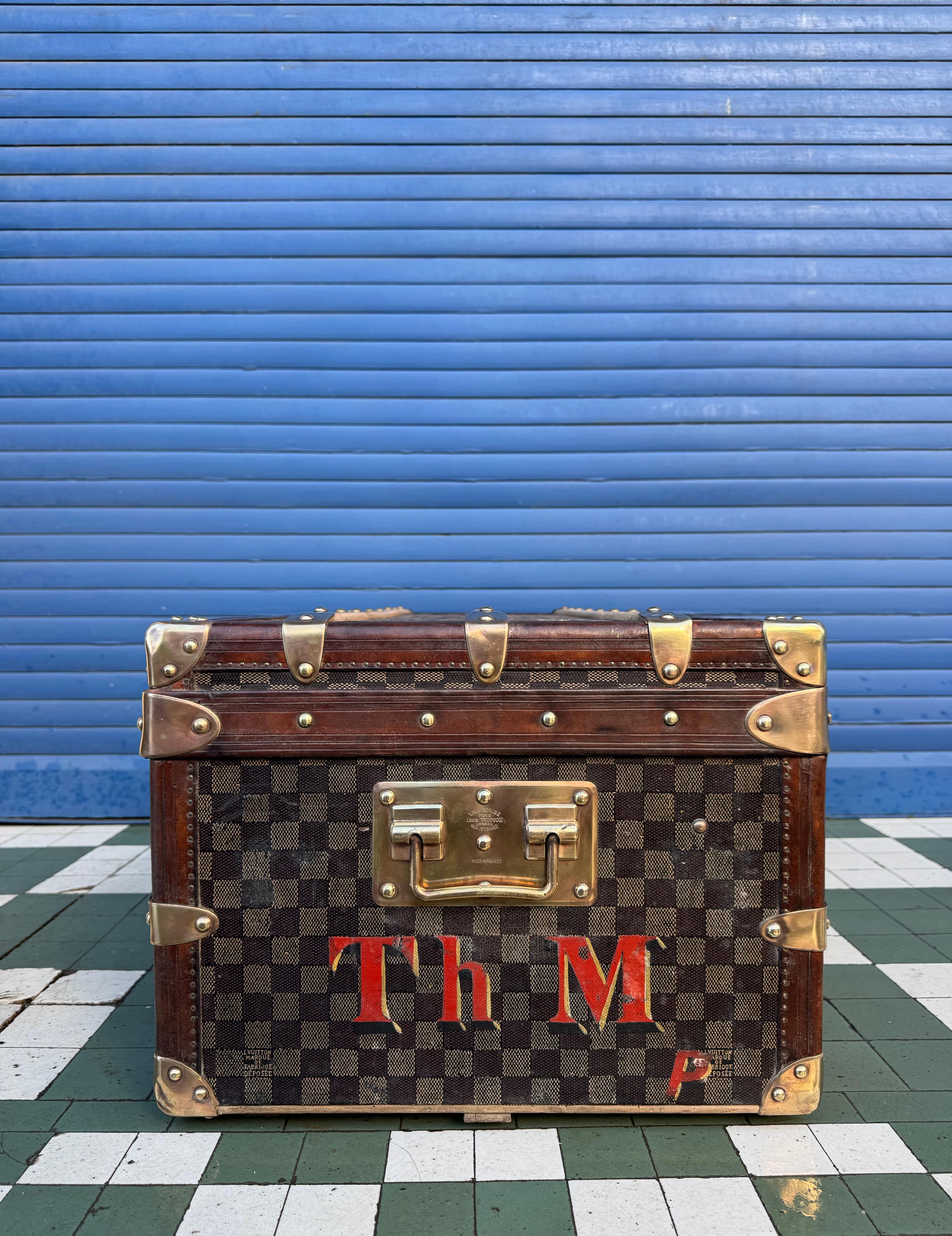 Louis Vuitton Damier Travel Trunk 1889 im Zustand „Gut“ im Angebot in Daventry, GB