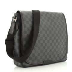 Louis Vuitton Daniel Messenger Bag Damier Graphite MM
