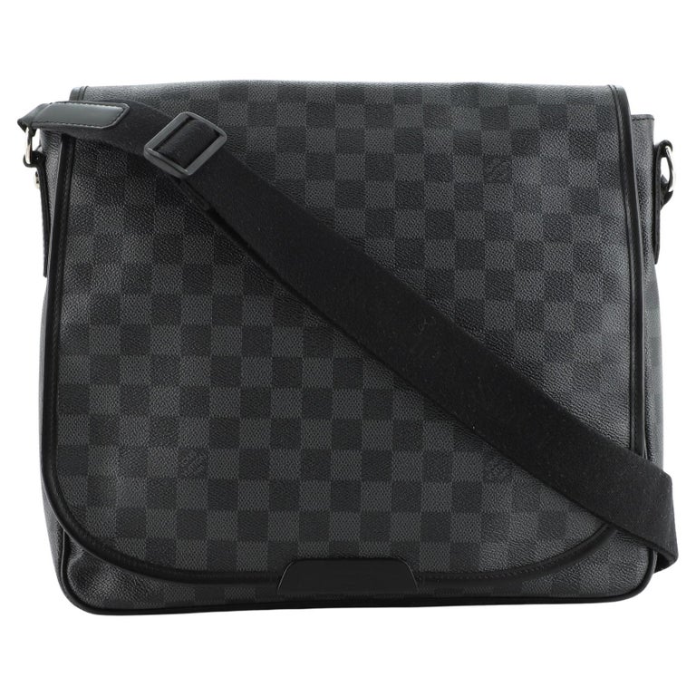 Daniel Mm  Louis vuitton, Louis vuitton messenger bag, Louis vuitton men