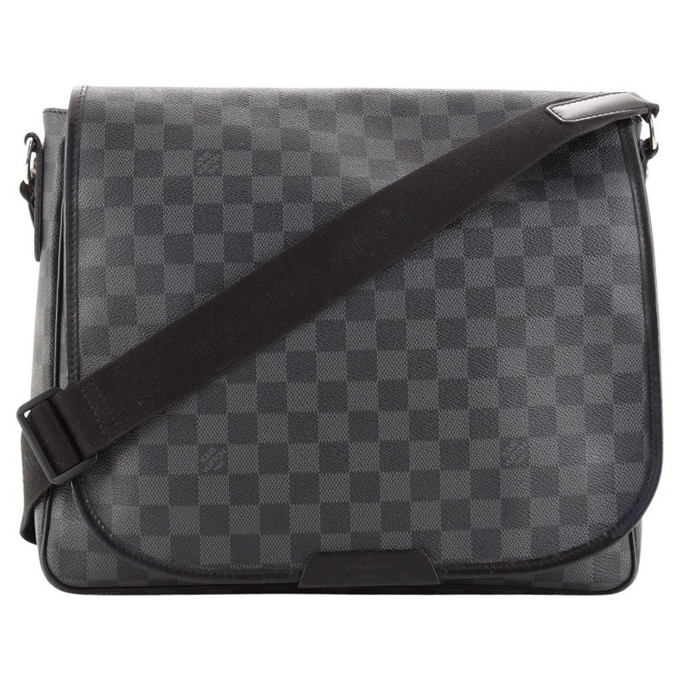 Louis Vuitton Messenger Bag - 578 For Sale on 1stDibs