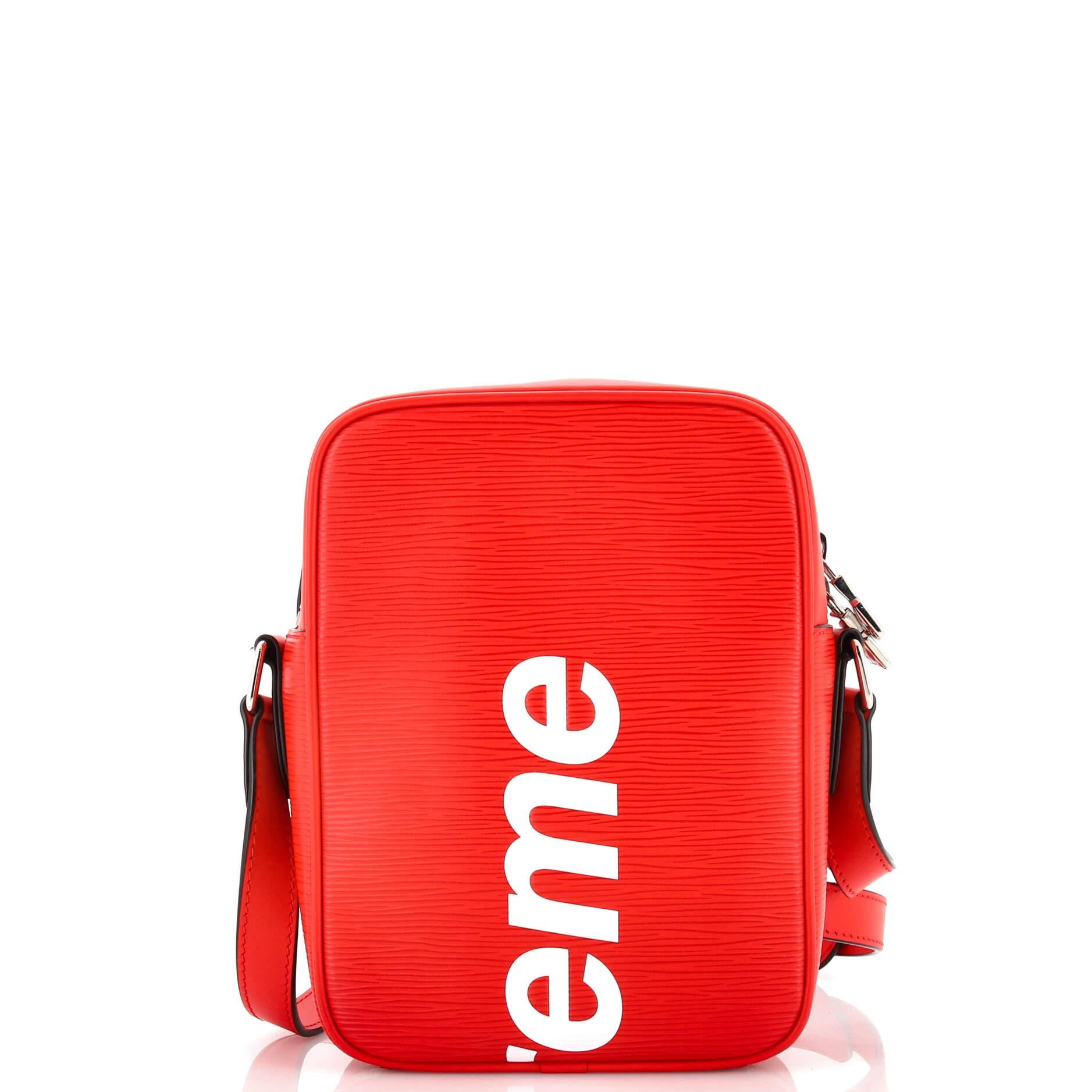 Louis Vuitton Danube Handtasche Limited Edition Supreme Epi Leder PM im Zustand „Gut“ in NY, NY