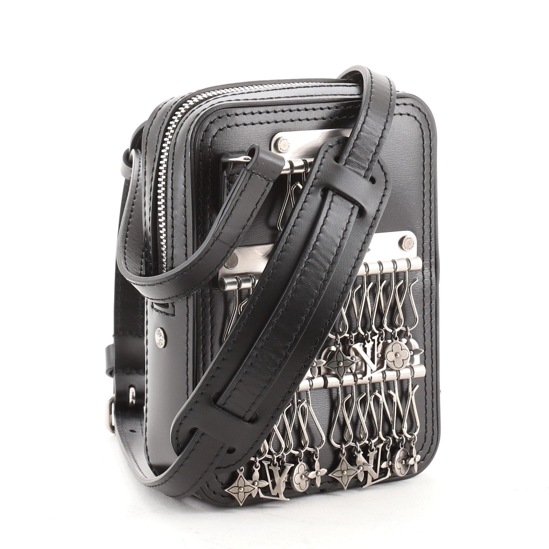 Louis vuitton danube messenger bag 2025
