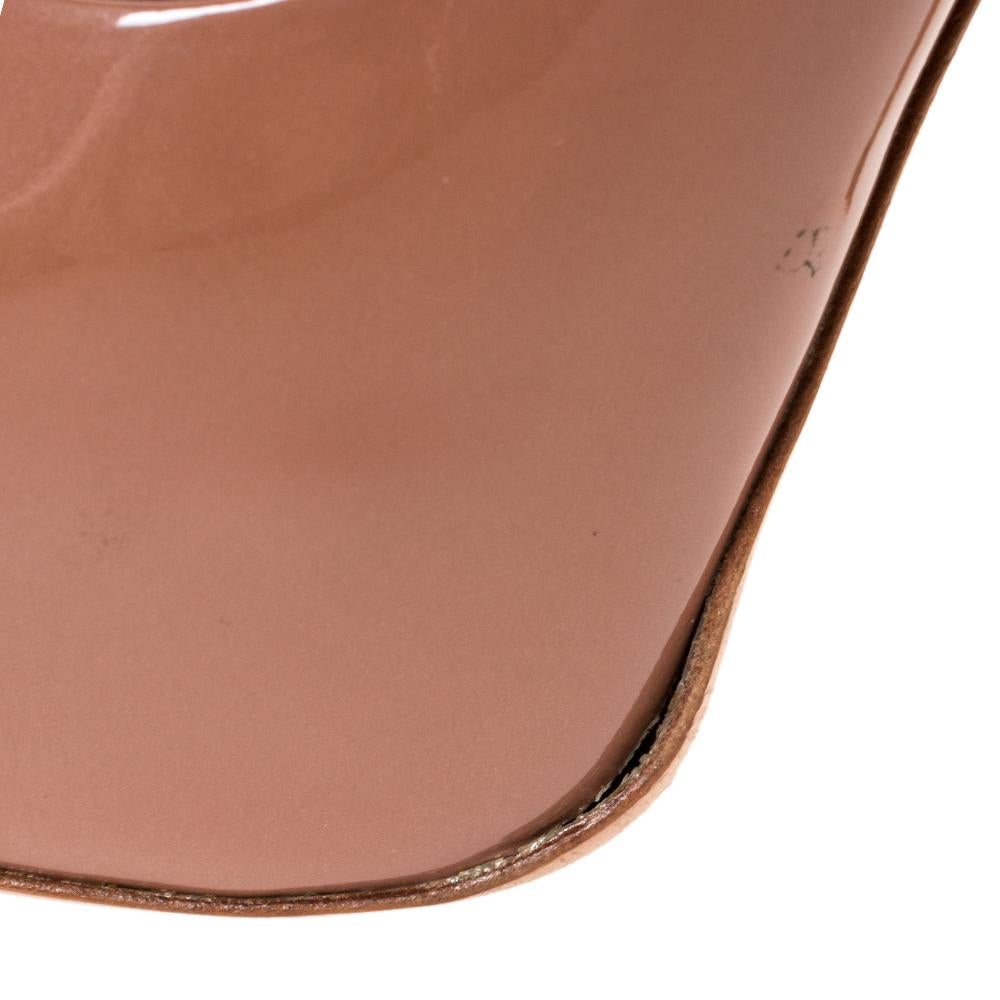 Louis Vuitton Dark Beige Patent Leather Peep Toe Platform Pumps Size 40.5 In Good Condition In Dubai, Al Qouz 2