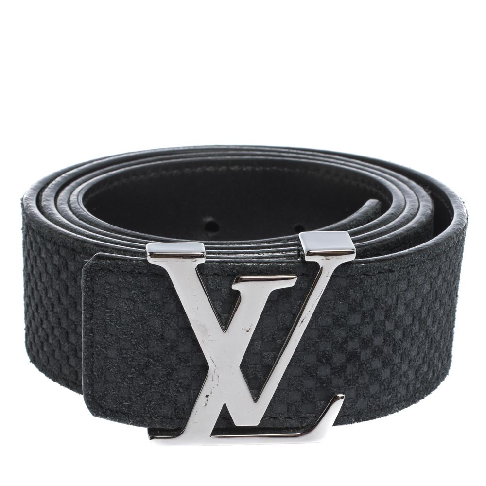 This fabulous belt from Louis Vuitton is crafted from Damier suede and features a silver-tone 'LV' logo buckle closure. It is perfect to be accessorized with your jeans and pants. Grab it right away!

