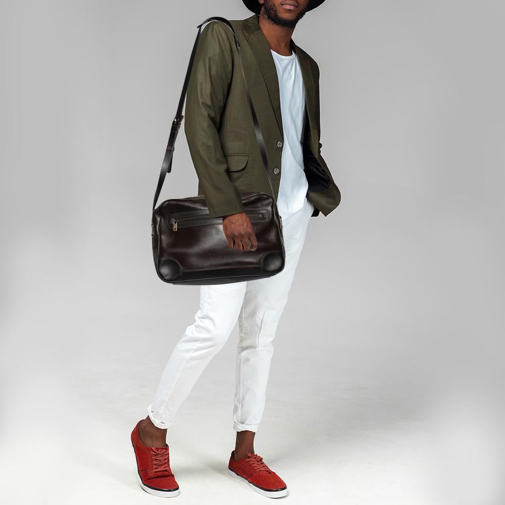 Louis Vuitton Dark Brown Leather Messenger Bag In Good Condition In Dubai, Al Qouz 2