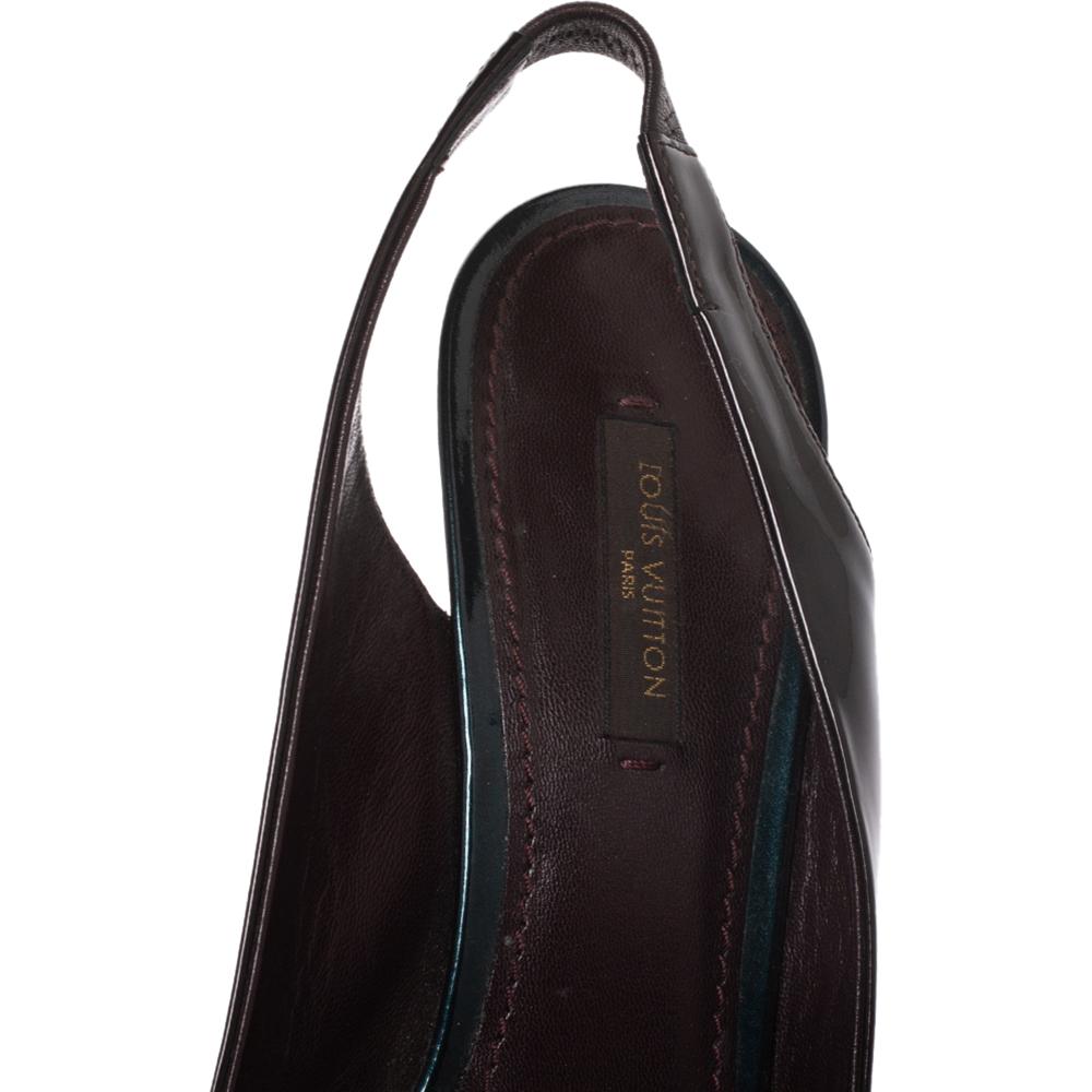 Louis Vuitton Dark Brown Patent Leather Peep Toe Slingback Sandals Size 38.5 In Good Condition In Dubai, Al Qouz 2