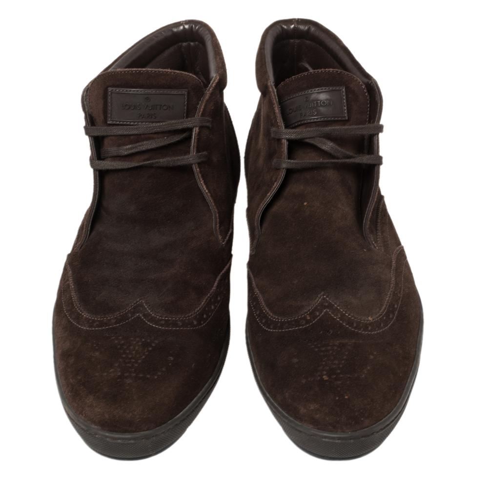 Take each step with style in these shoes from Louis Vuitton. Crafted from suede, they carry a modern design of round toes, brogue detailing, and laces. The insoles are leather-lined to provide comfort and overall, the pair looks ready to give you a