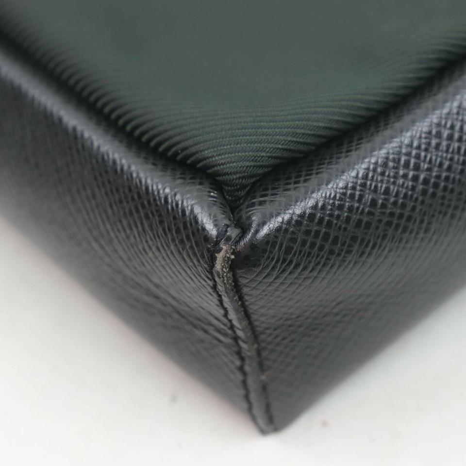 Louis Vuitton Dark Green Ardoise Taiga Leather Beloukha Messenger Bag ...