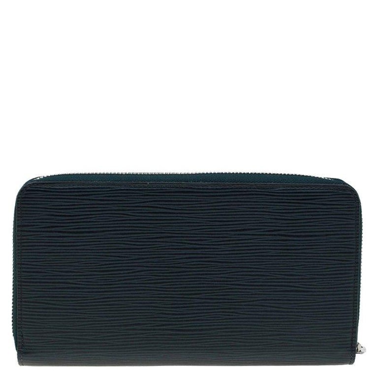 Louis Vuitton Green Epi Leather Clutch Bag For Sale at 1stDibs