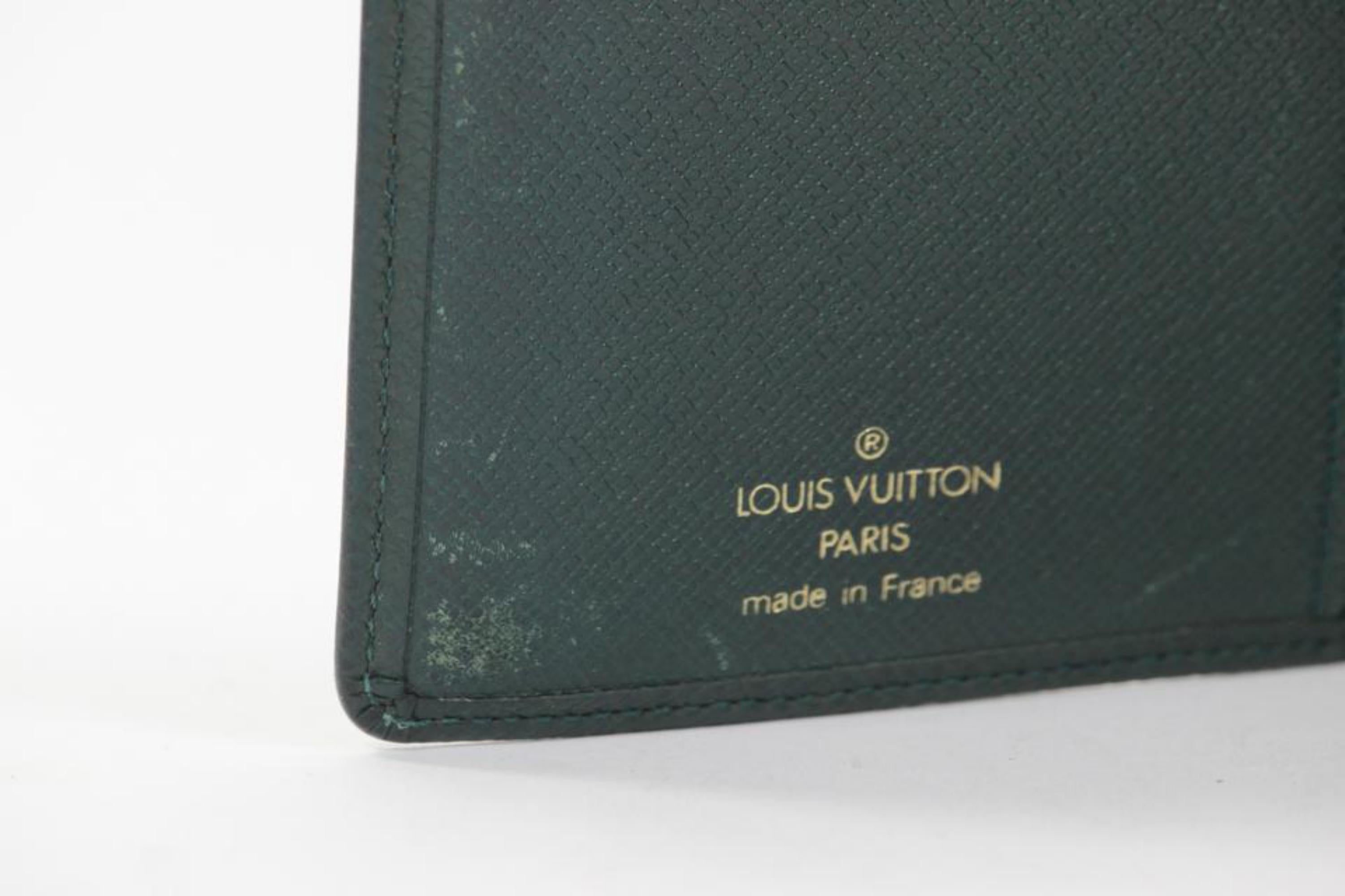 Louis Vuitton Dark Green Taiga Leather Brazza Wallet Long Card Holder 16lv1103 For Sale 2