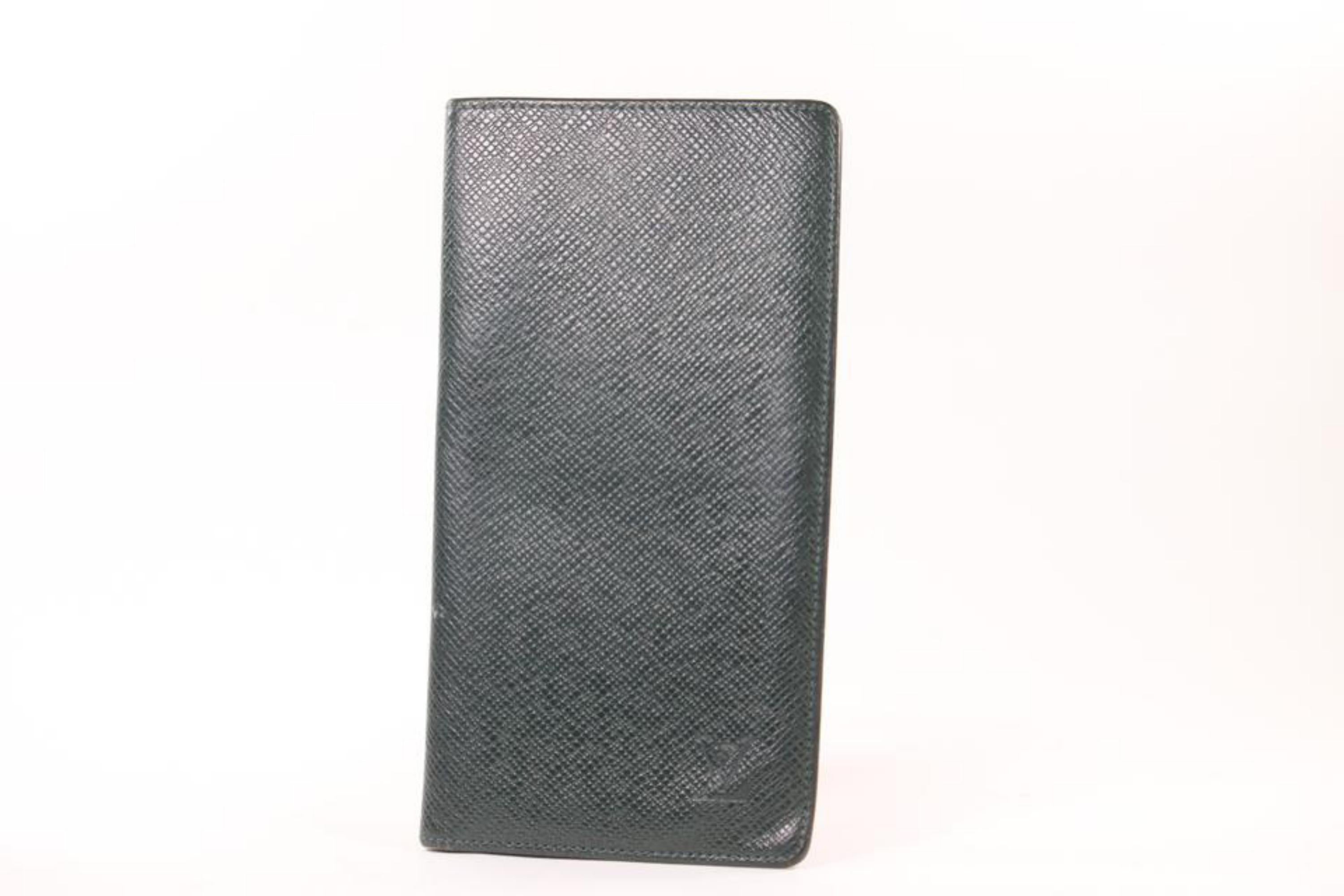 Gray Louis Vuitton Dark Green Taiga Leather Brazza Wallet Long Card Holder 16lv1103 For Sale