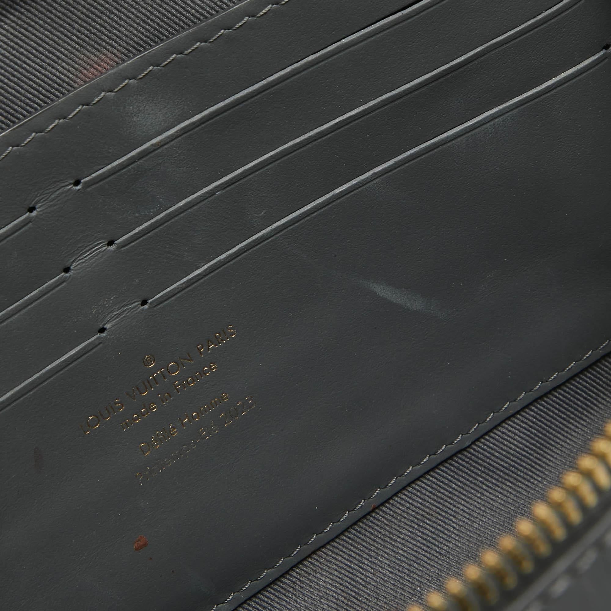 Louis Vuitton Dark Grey Ornate Debossed Leather Soft Trunk Wearable Wallet For Sale 9
