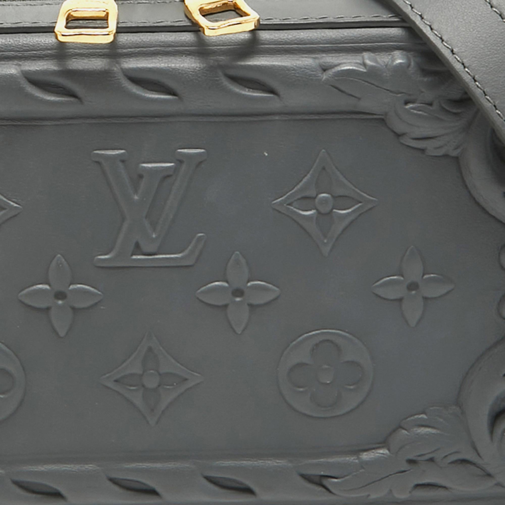 Louis Vuitton Dark Grey Ornate Debossed Leather Soft Trunk Wearable Wallet For Sale 2