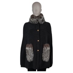 LOUIS VUITTON - Giacca con cappuccio in lana grigio scuro con bordo in pelliccia - S