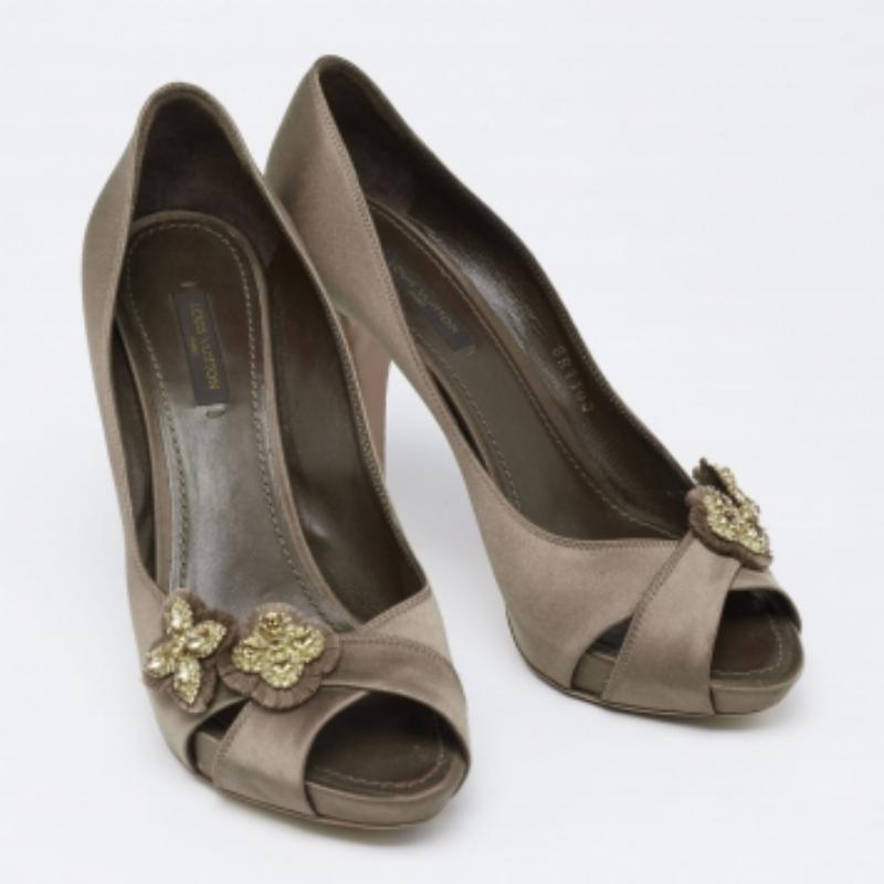 Gray Louis Vuitton Dark Olive Green Satin Athen Open-Toe Pumps Size 38 For Sale