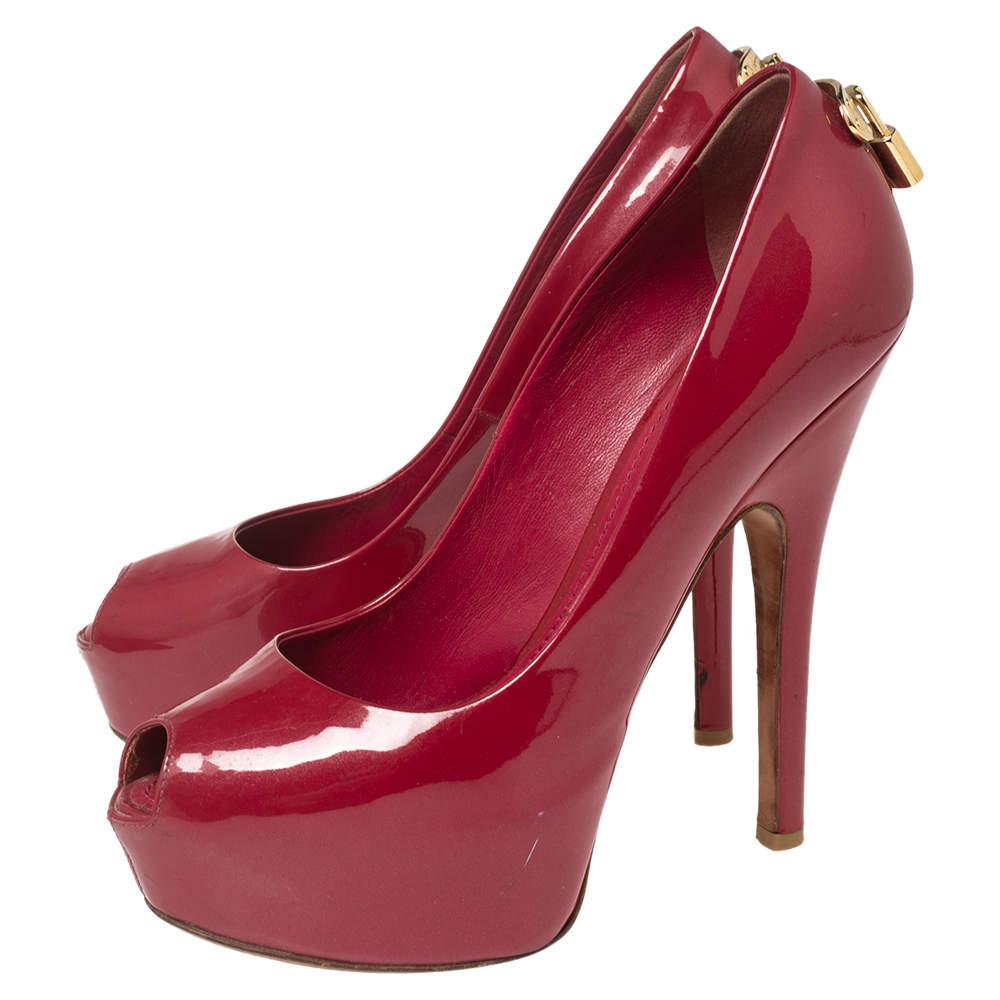 Louis Vuitton Dark Pink Patent Leather Oh Really! Peep-Toe Pumps Size 37 In Good Condition In Dubai, Al Qouz 2