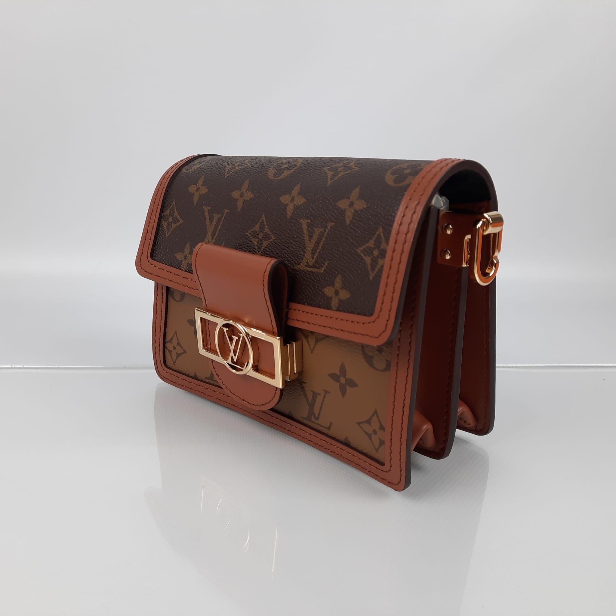Louis Vuitton Dauphine Mini Bag Monogram Canvas In New Condition For Sale In Nicosia, CY