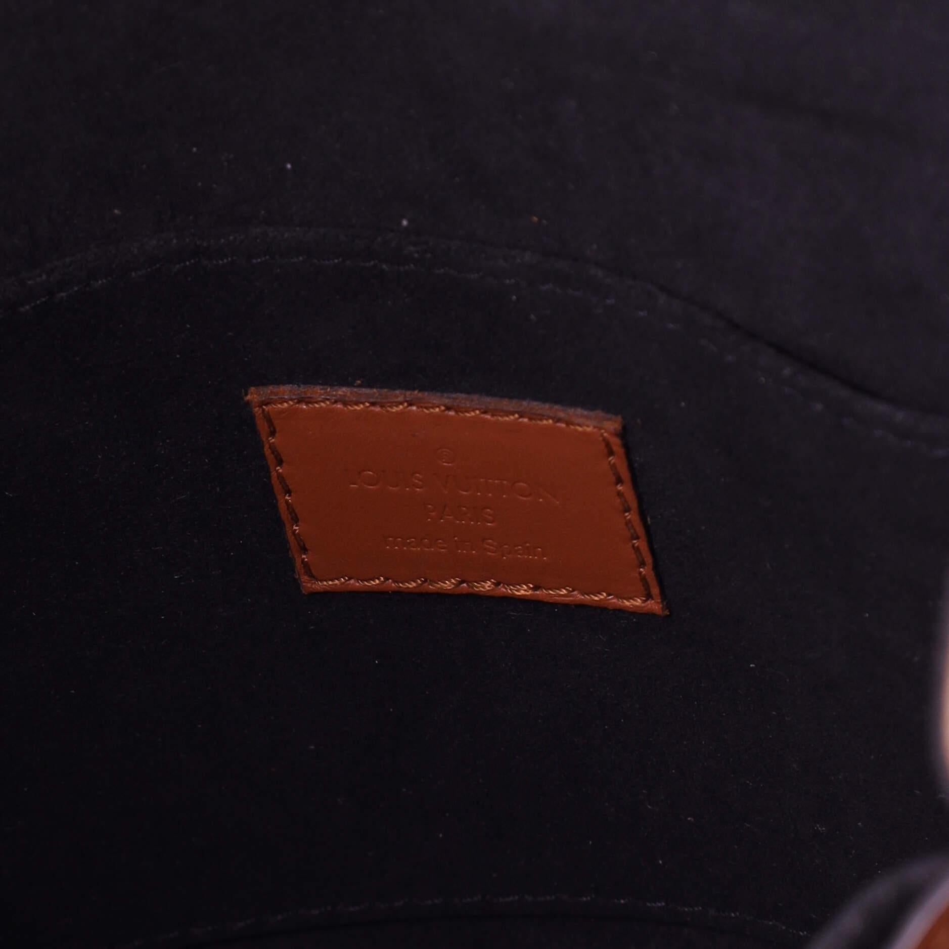 Condition: Very good. Odor in interior. Wear and darkening on base corners, wear on strap and in interior, scuffs on base. Marks underneath flap, scratches on hardware.
Accessories: Extra Strap, With Strap
Measurements: Handle Drop 12