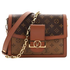 Umhängetasche von Louis Vuitton Dauphine mit umgekehrtem Monogramm aus Canvas MM