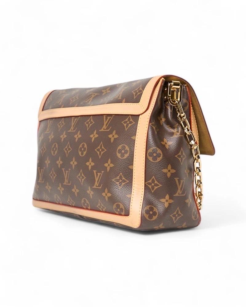 Louis Vuitton Dauphine Soft GM Monogram Borsa a spalla In Excellent Condition For Sale In Torre Del Greco, IT