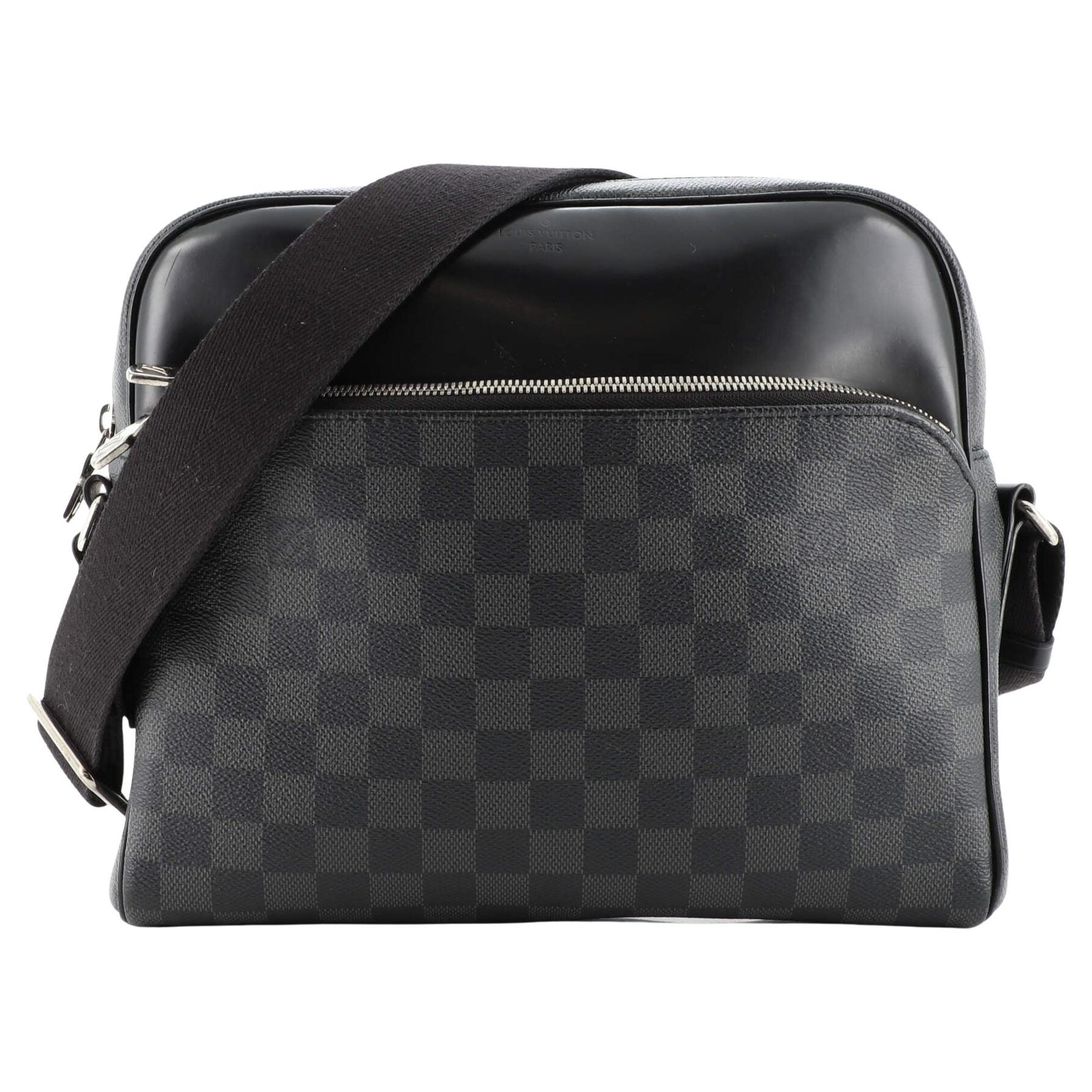 Louis Vuitton 2017 Dayton Pm Messenger Bag in Black for Men