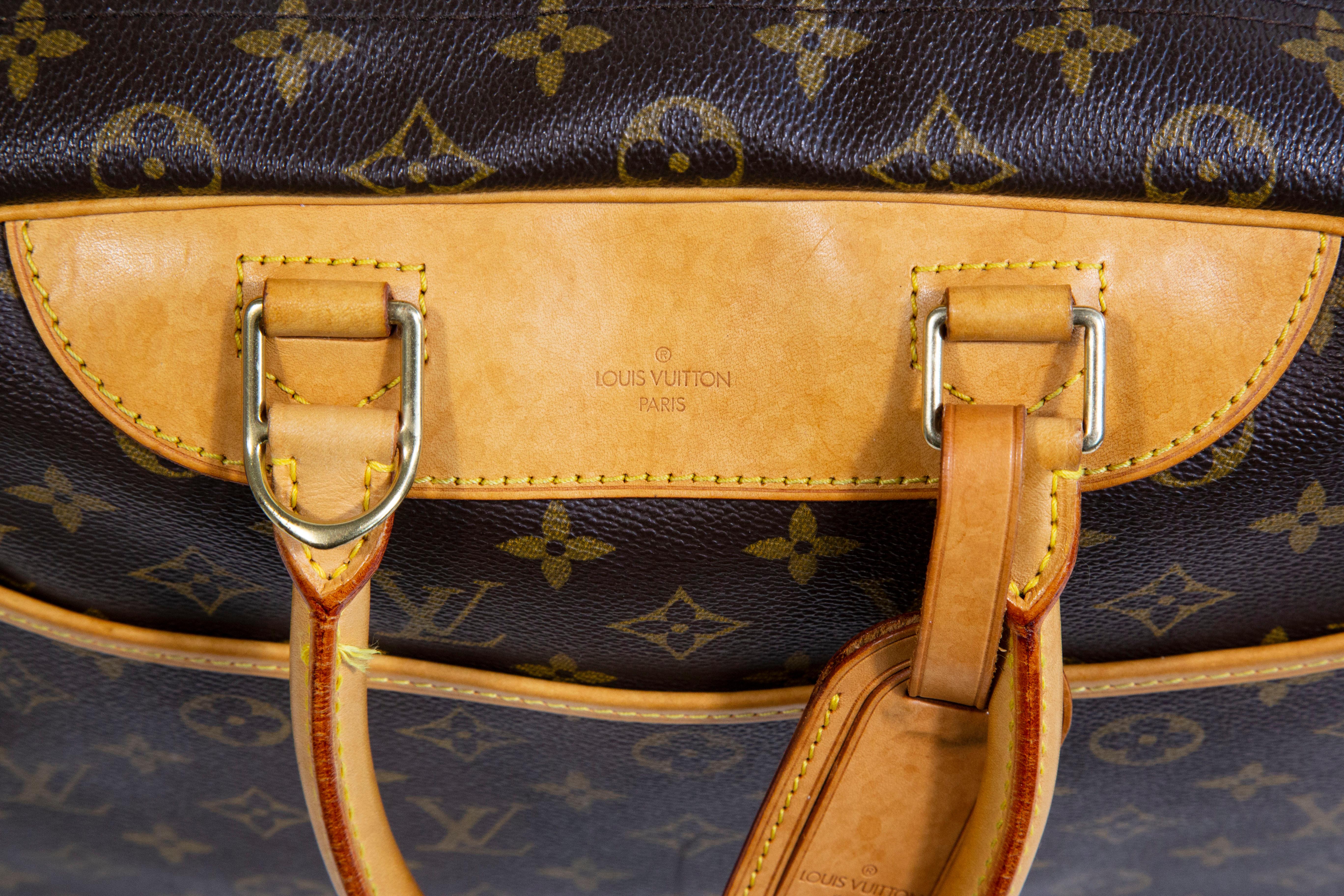 Louis Vuitton Deauville Handbag in Brown Monogram Canvas & Vachetta Leather 1997 For Sale 11