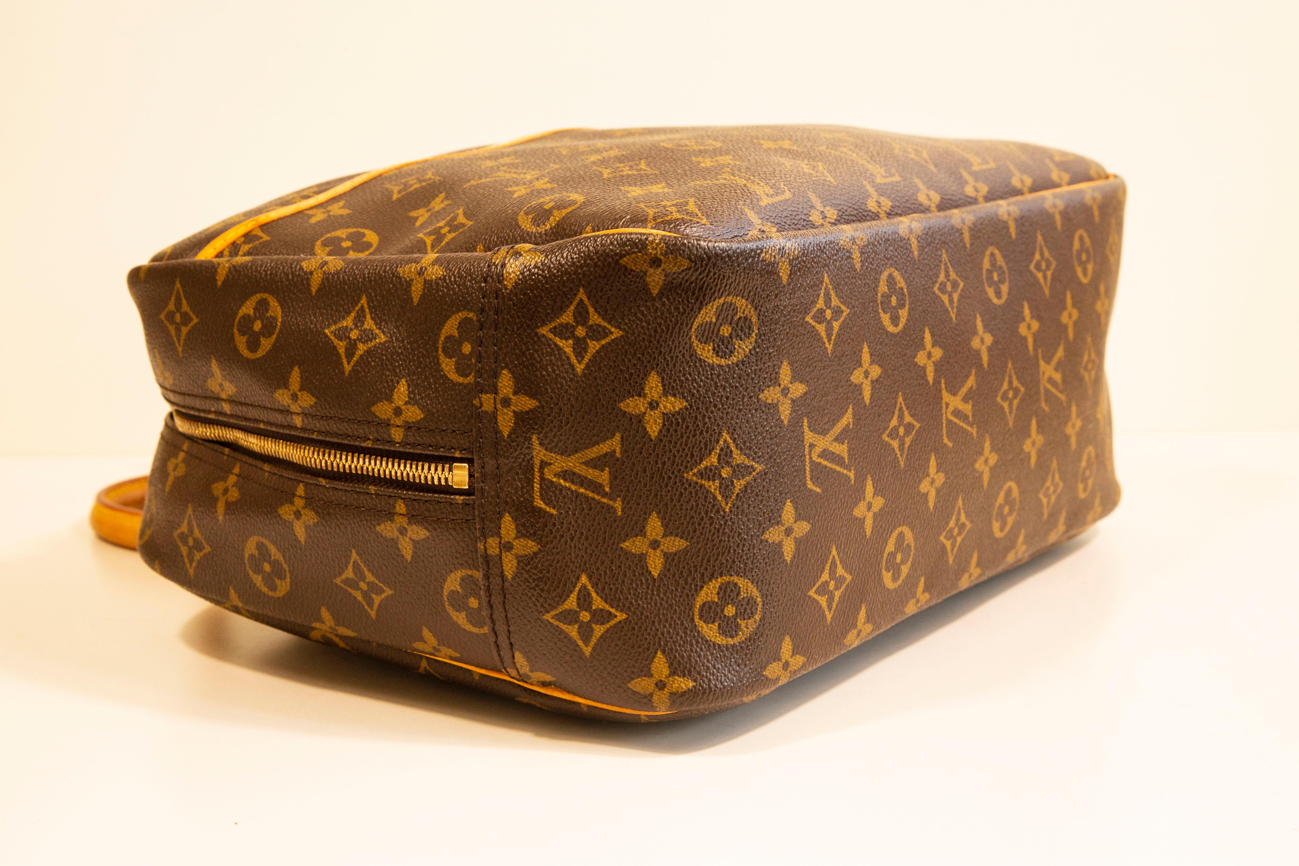 Louis Vuitton Deauville Handbag in Brown Monogram Canvas & Vachetta Leather 1997 For Sale 4