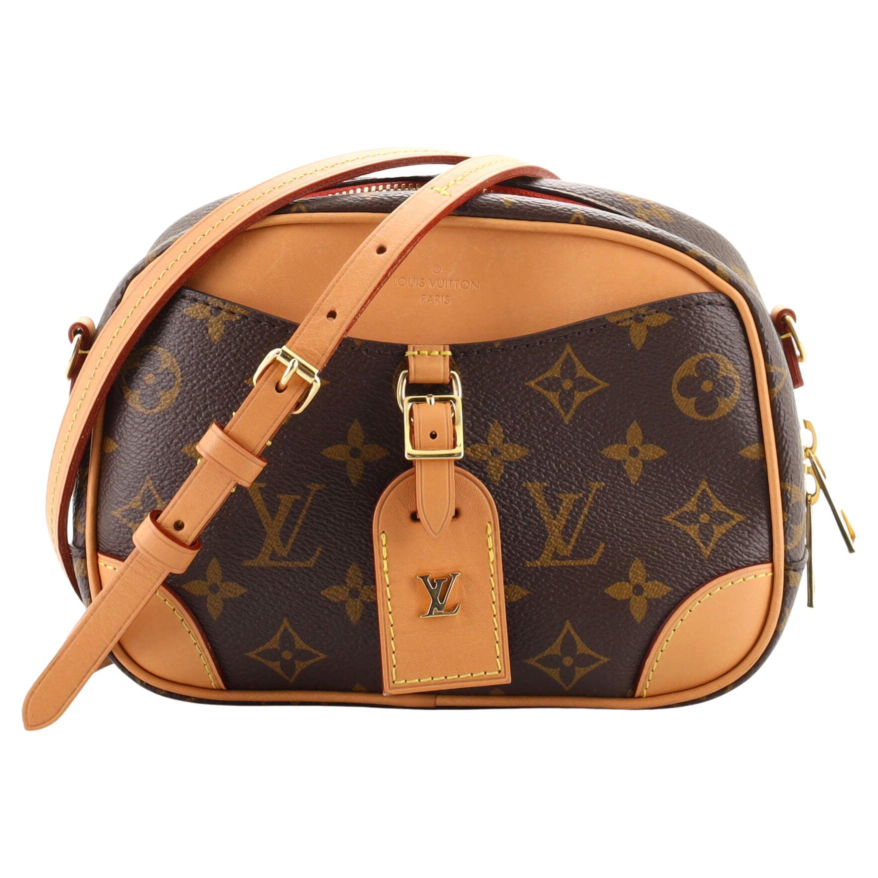Louis Vuitton XL Monogram Danube GM Shoulder Bag 1lv88a