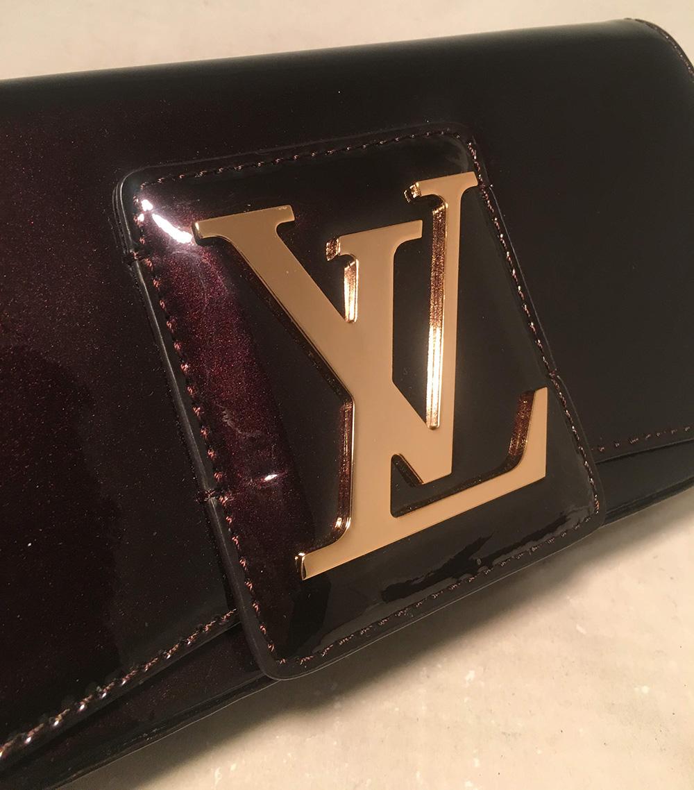 Louis Vuitton Deep Plum Aramante SoBe Patent Leather Clutch In Good Condition In Philadelphia, PA