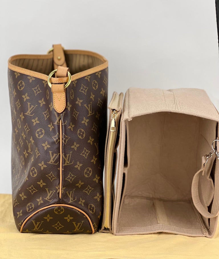 Louis Vuitton Delightful MM Tote Monogram Canvas Shoulder Bag added insert  In Good Condition For Sale In Freehold, NJ