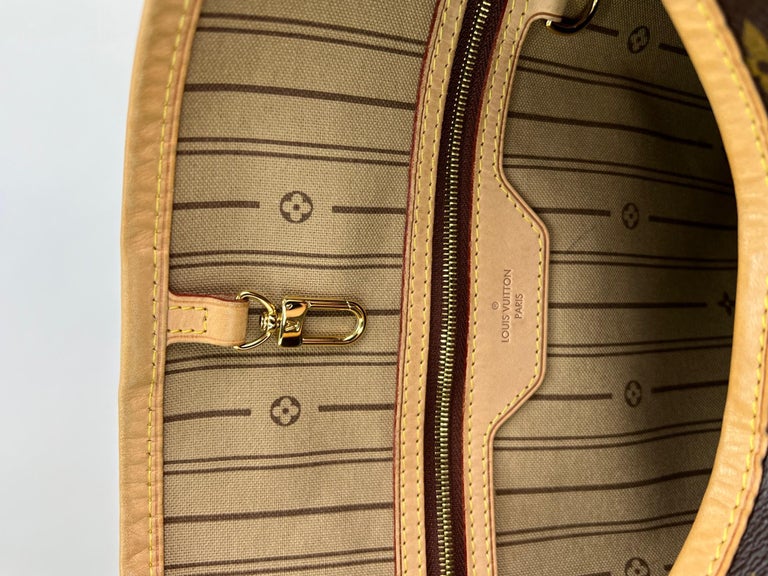 Louis Vuitton Delightful MM Tote Monogram Canvas Shoulder Bag added insert  For Sale 2