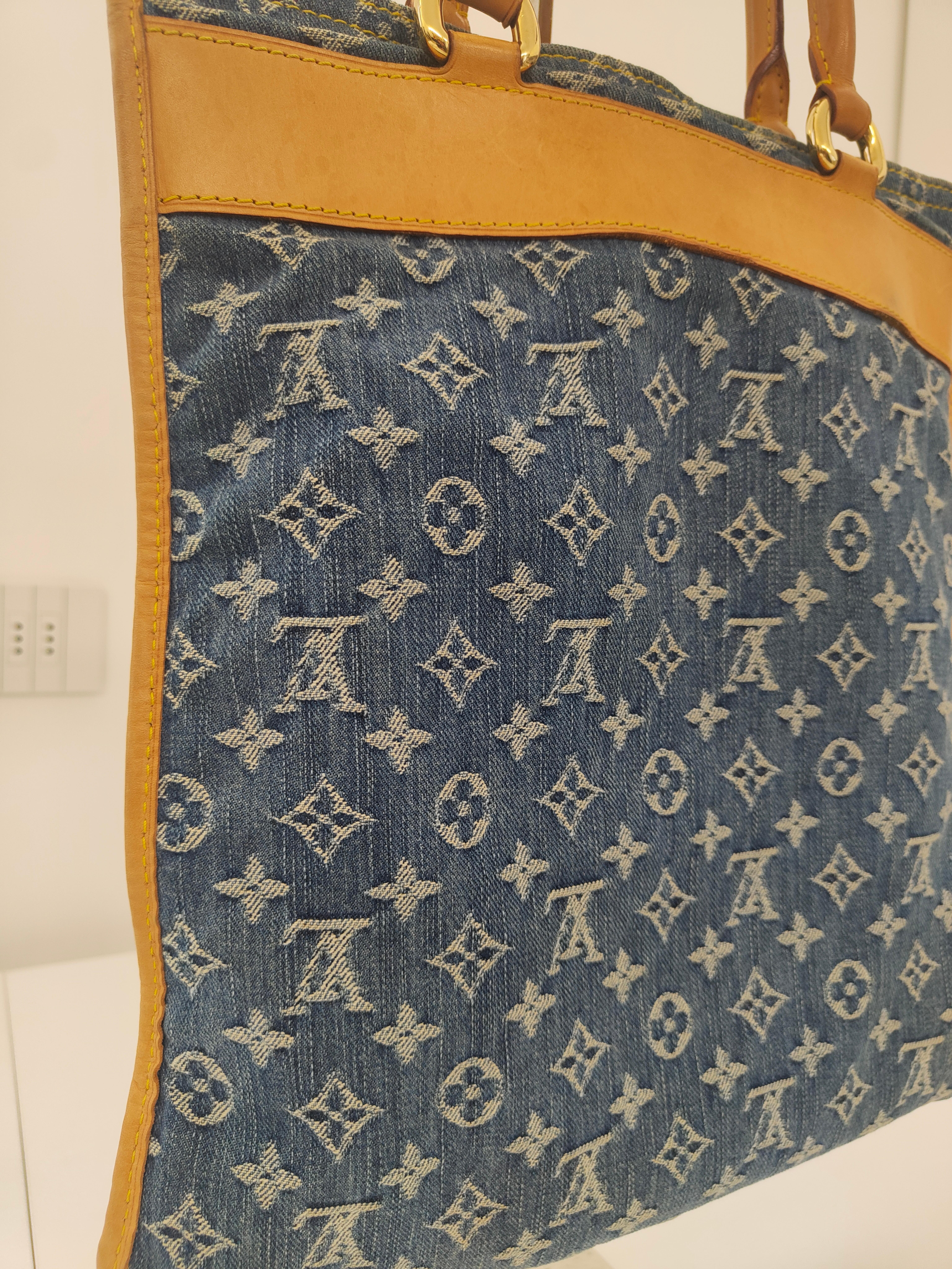 Louis Vuitton denim sac plat In Excellent Condition In Capri, IT
